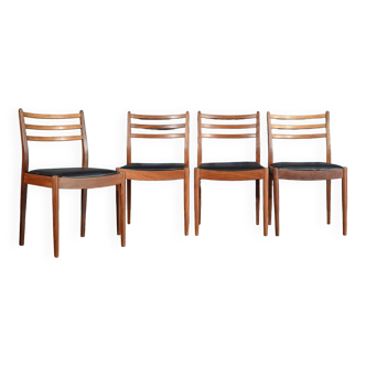 Suite de 4 chaises de G Plan en teck et simili cuir