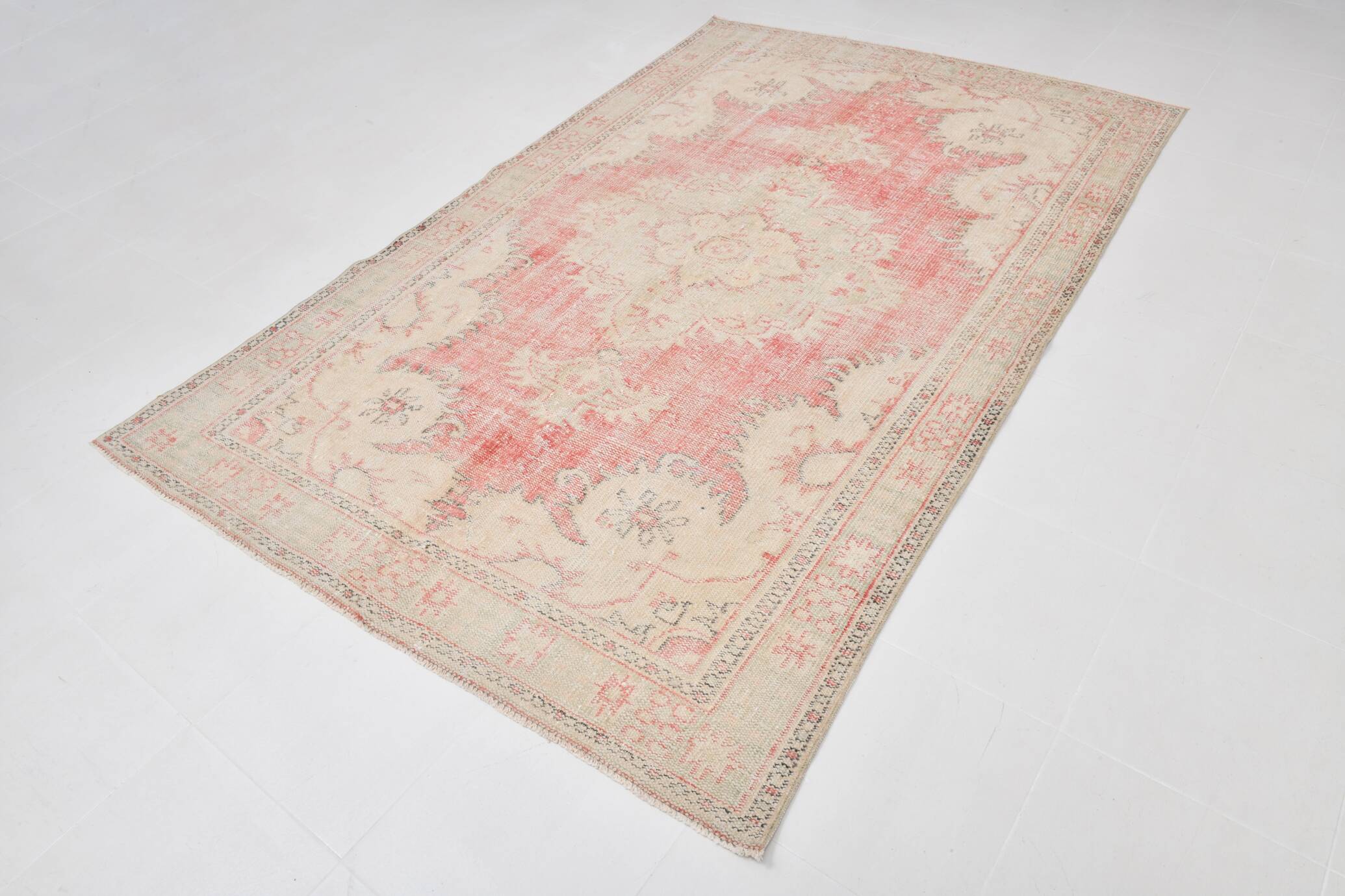 6x9 Soft Pastel Vintage Persian Rug, 176x297Cm SK 21097