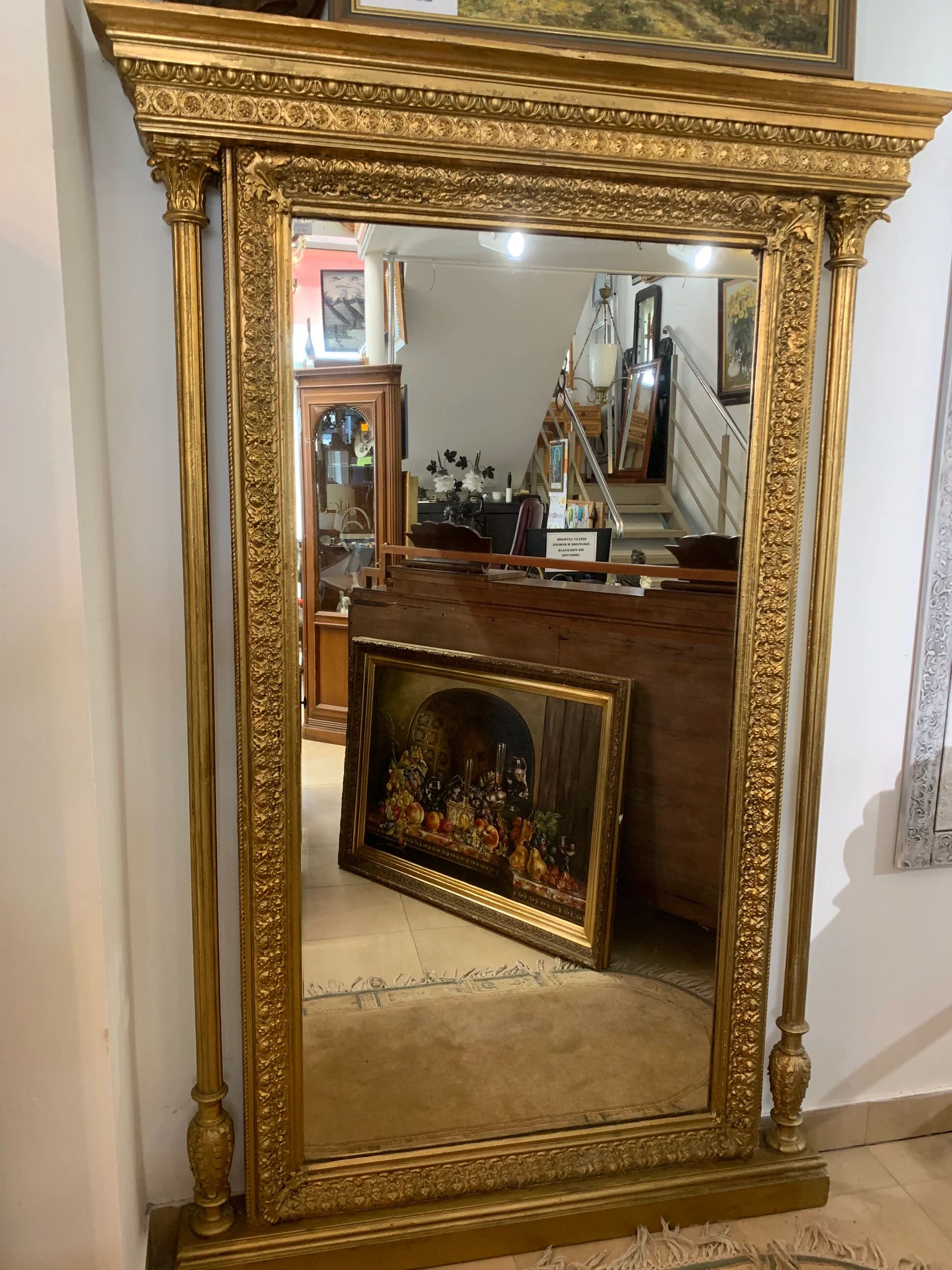 Miroir éclectique XIXe siècle, cadre en bois sculpté et doré