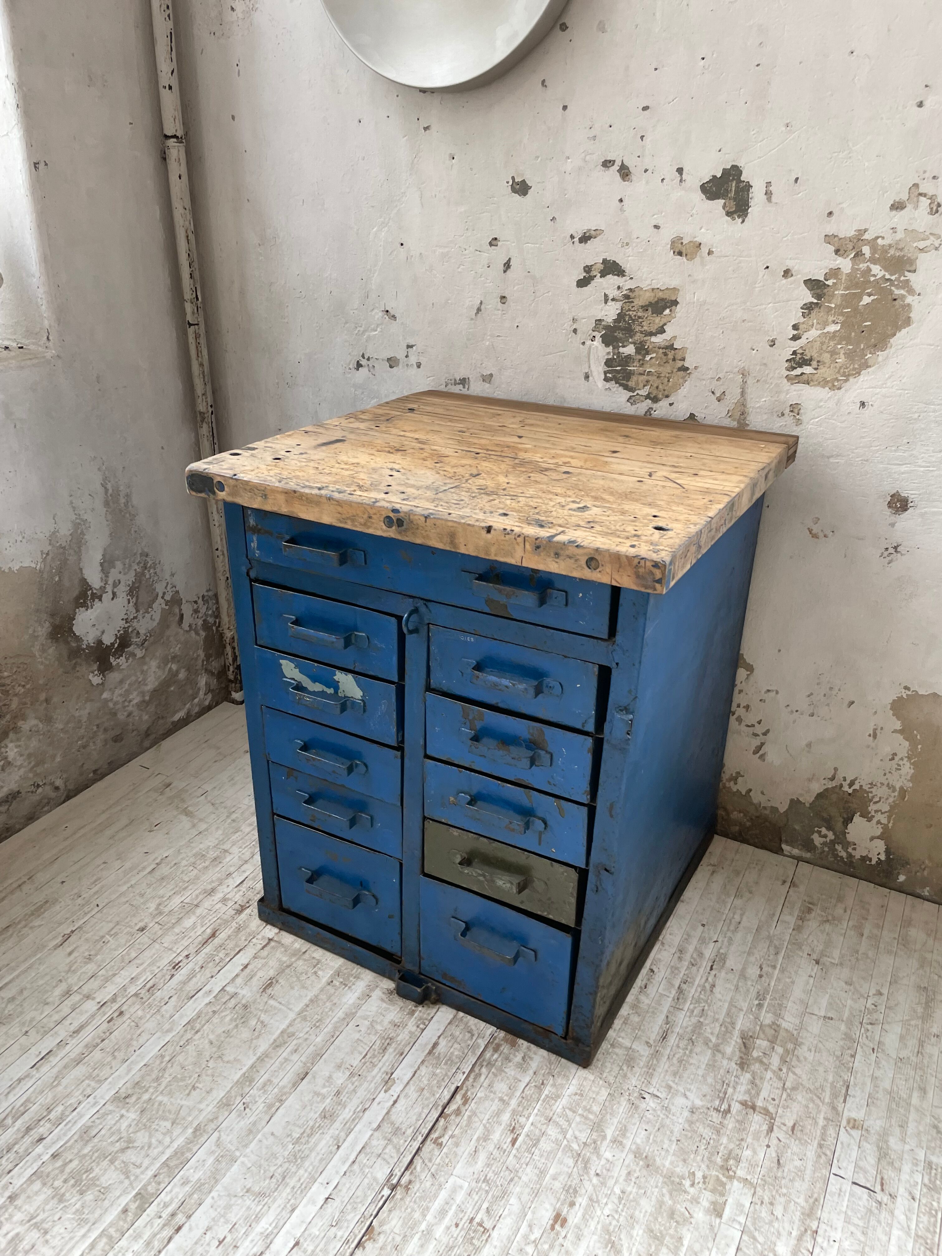 Meuble établi rangement militaire industriel bleu