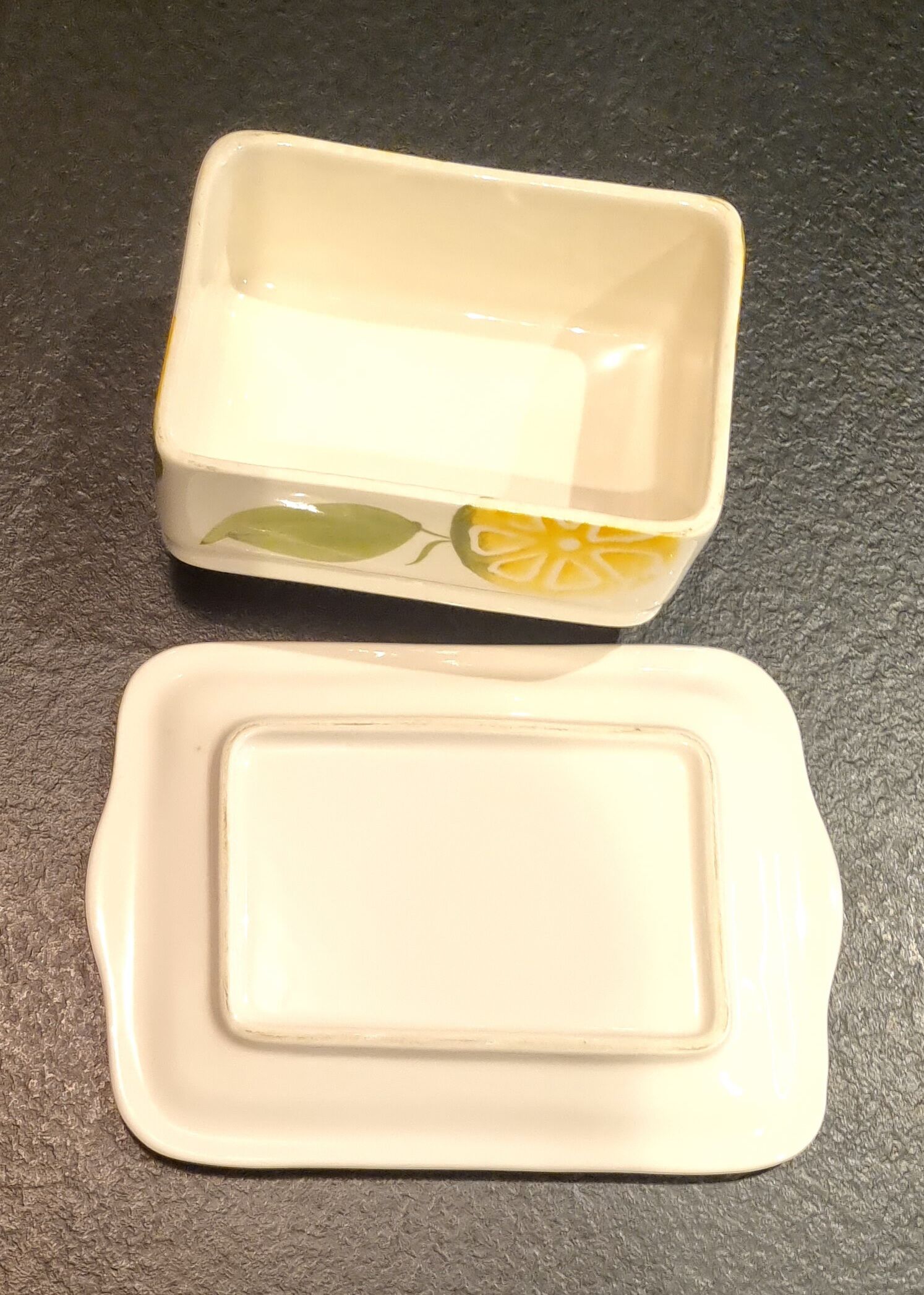 Lemon décor butter dish