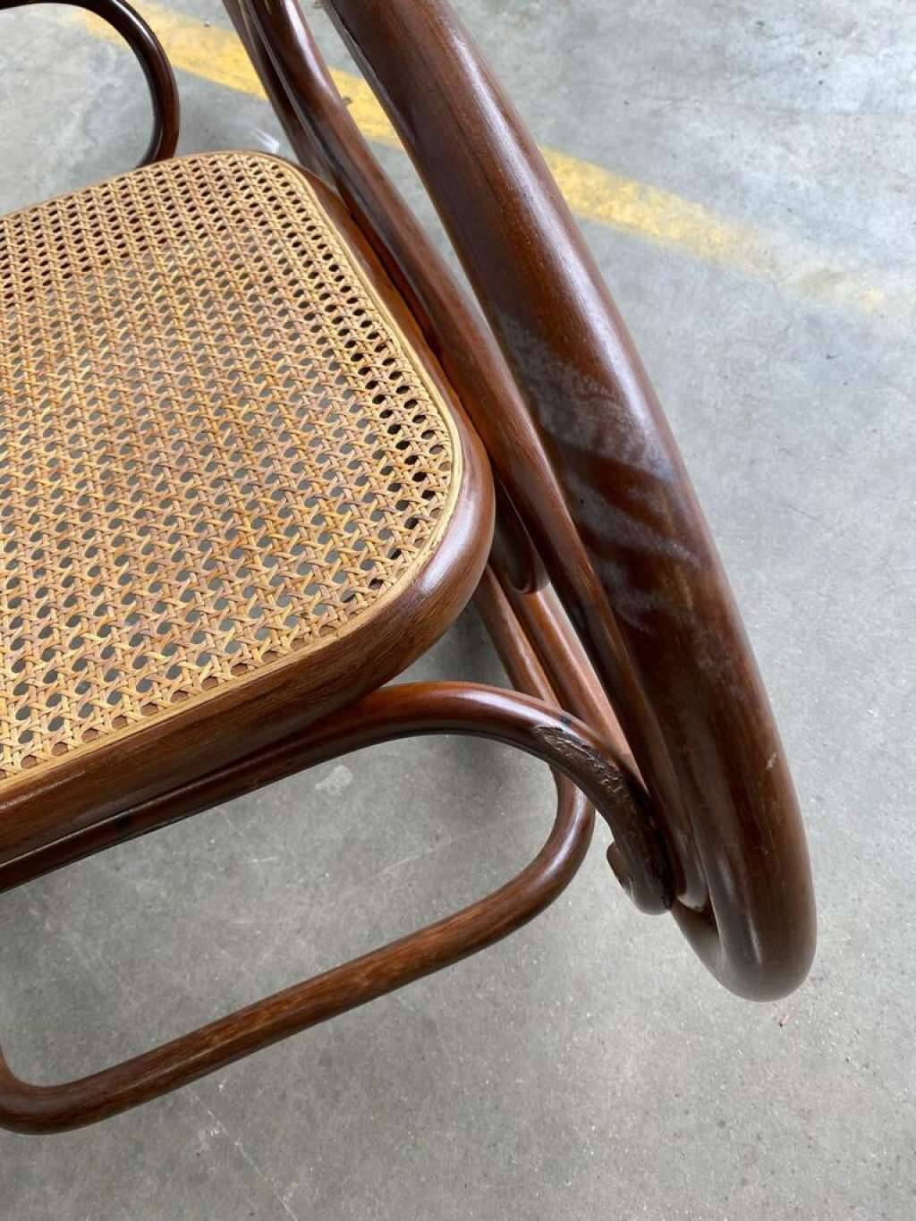 Fauteuil à bascule vintage en rotin