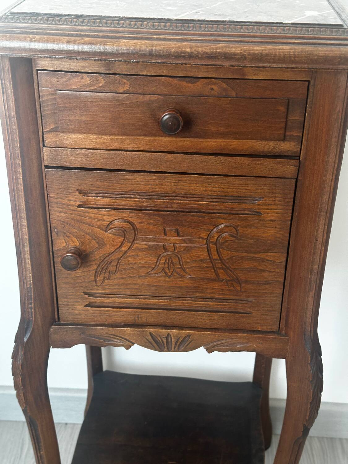 Nightstand / side table in wood and marble, late 19th century.