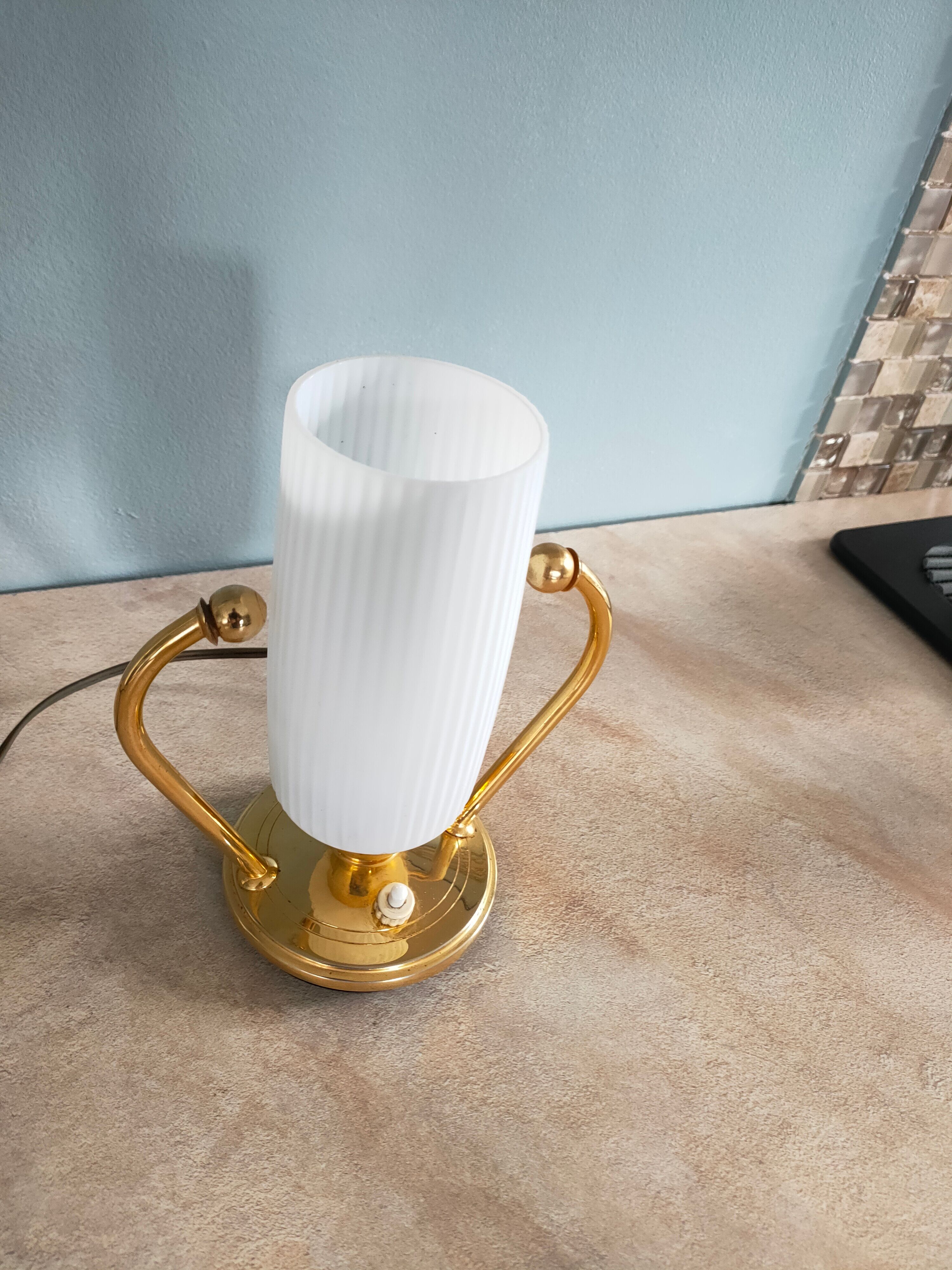 Vintage lamp in opaline and brass