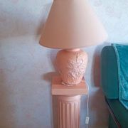 Lampe et gueridon