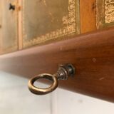 Cardboard maker Louis Philippe