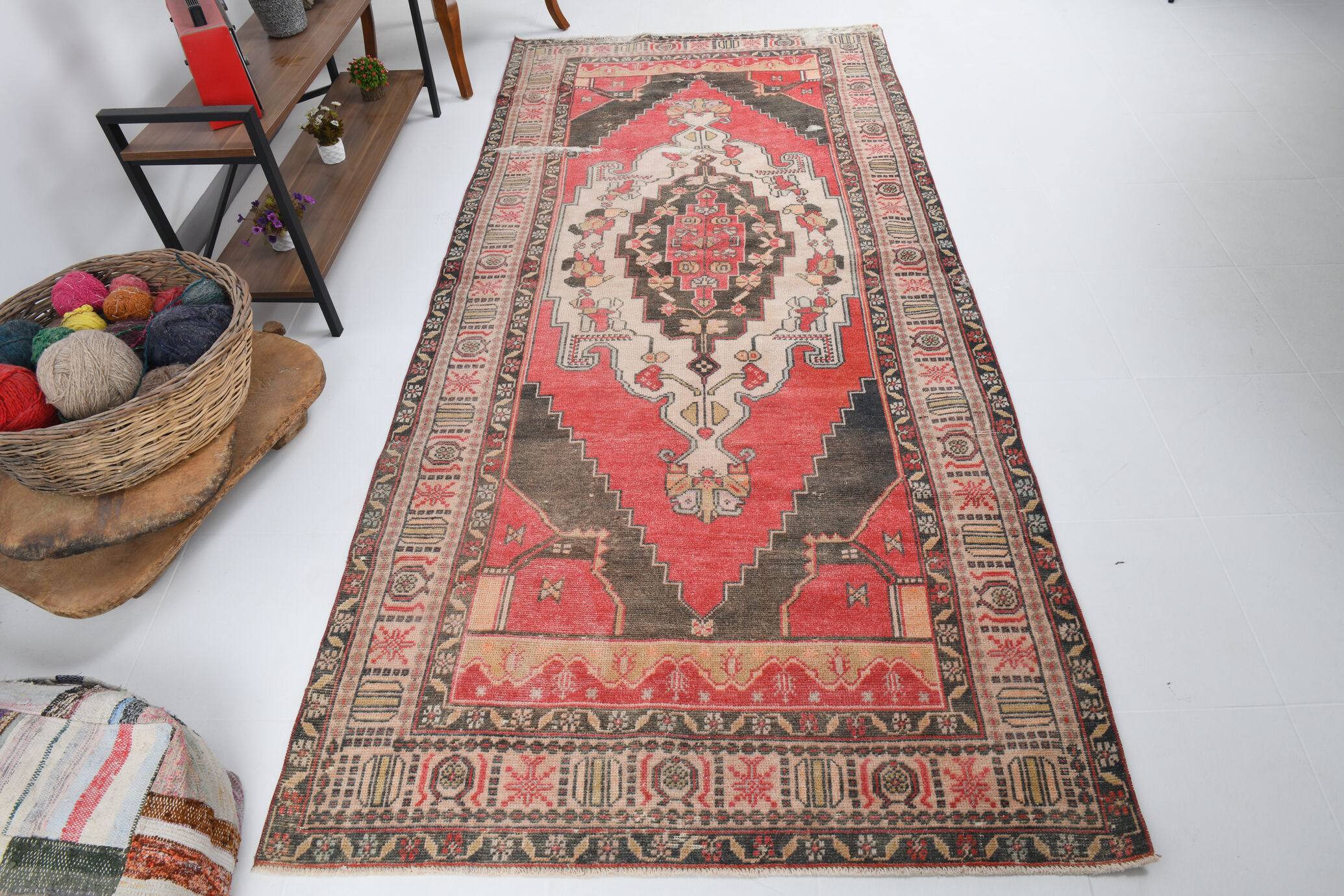 4x10 red & beige wool vintage rug 140x301cm