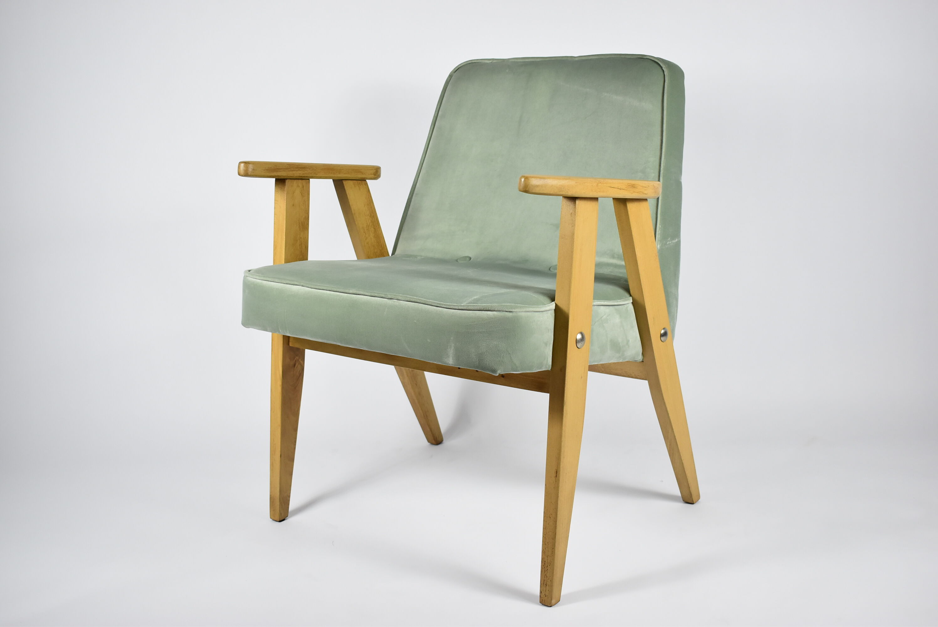 Armchair 366 designed by J. Chierowski in light green