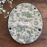 Butterfly frame naturalized curved glass