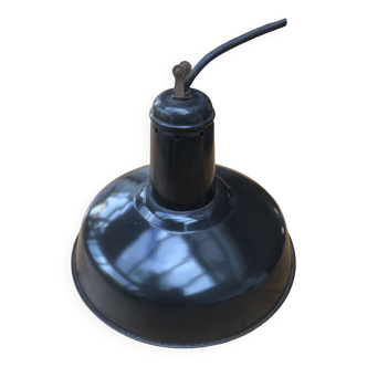 Black enameled lamp