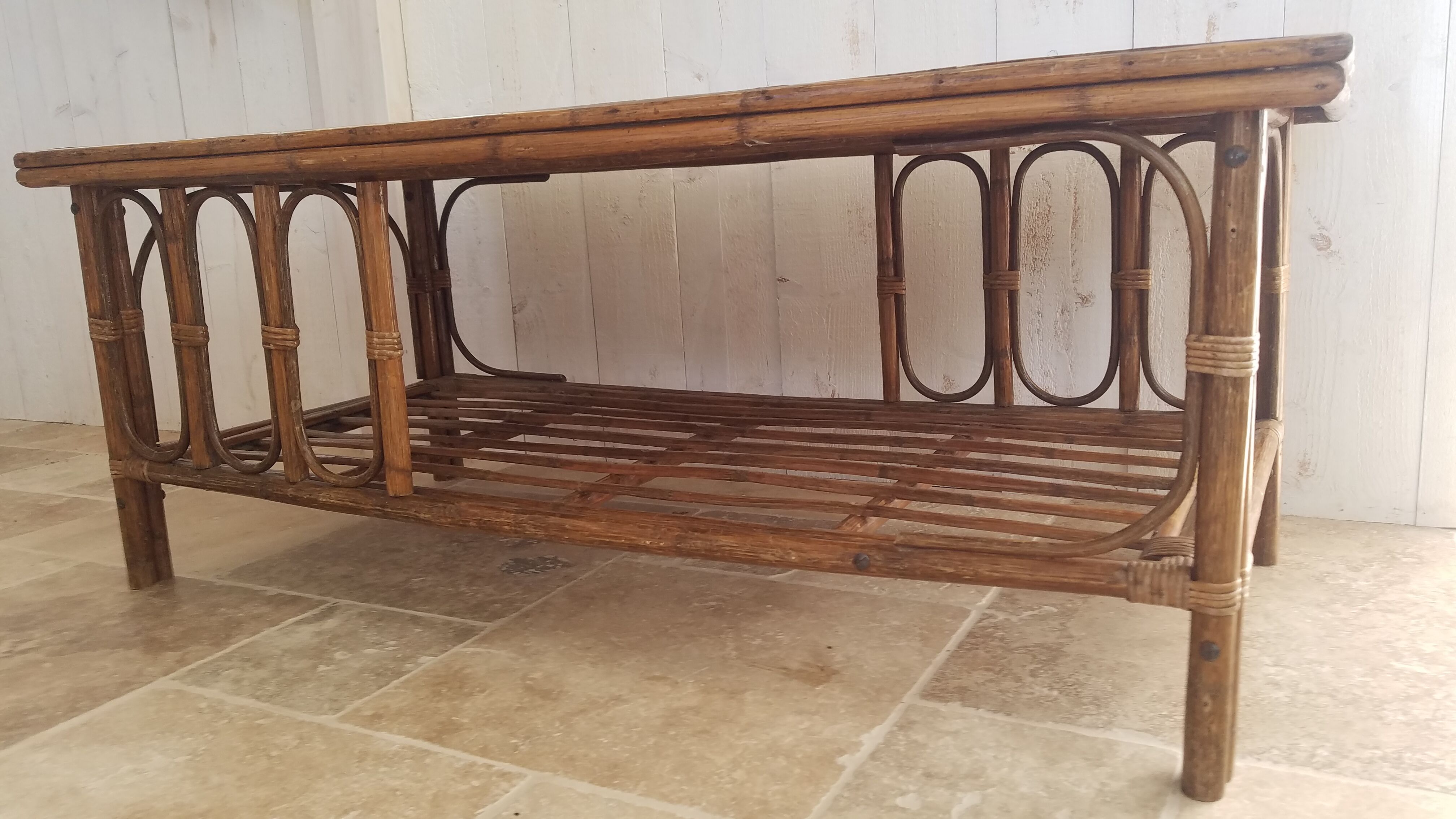 Table basse en rotin