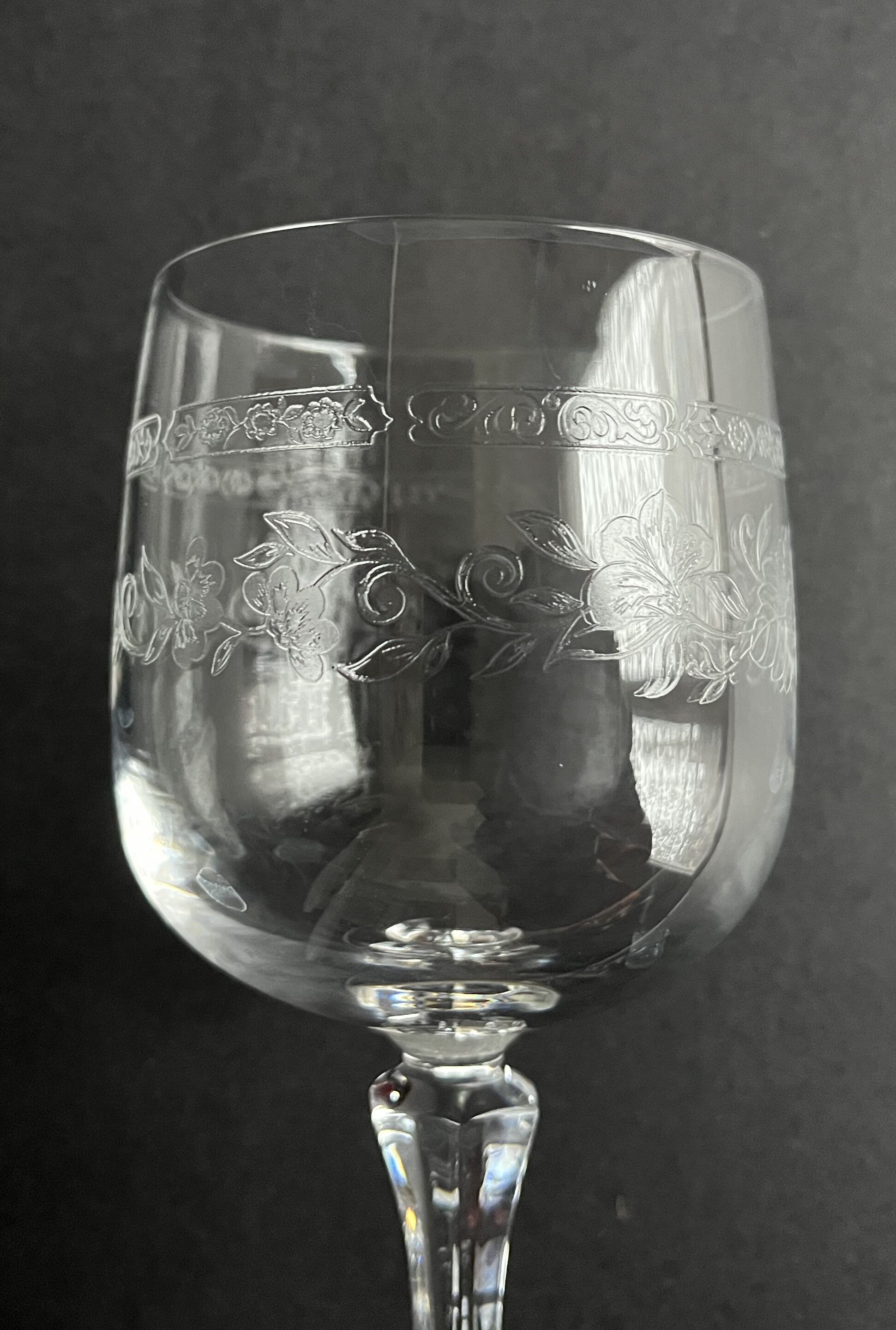 6 Engraved crystal water glasses
