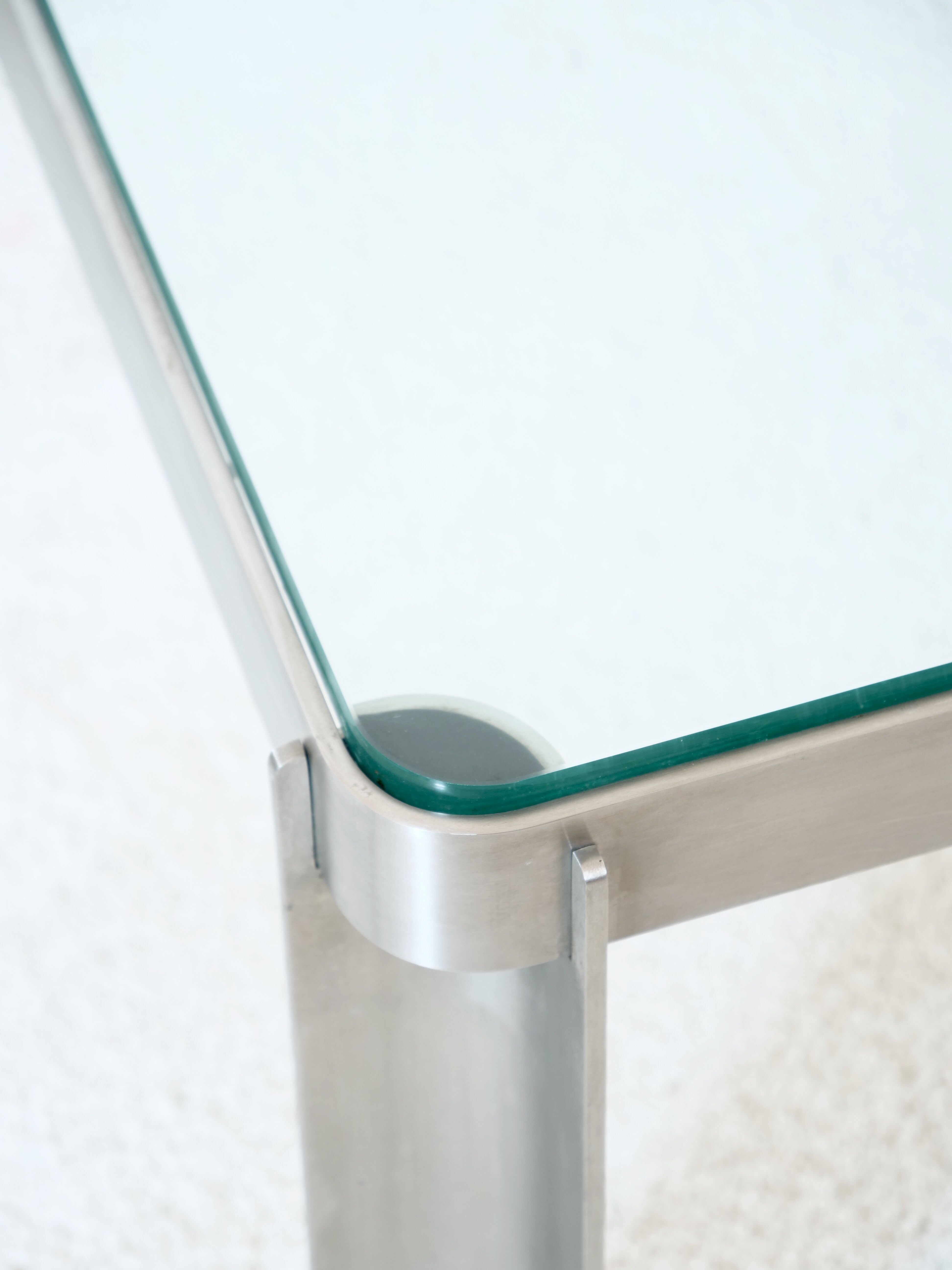 Coffee table model t113 by Osvaldo Borsani for Tecno 1975