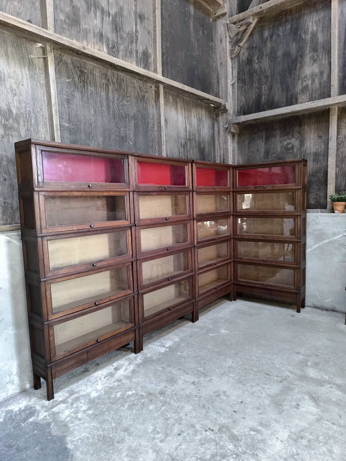 Oak display cabinet MD 1900