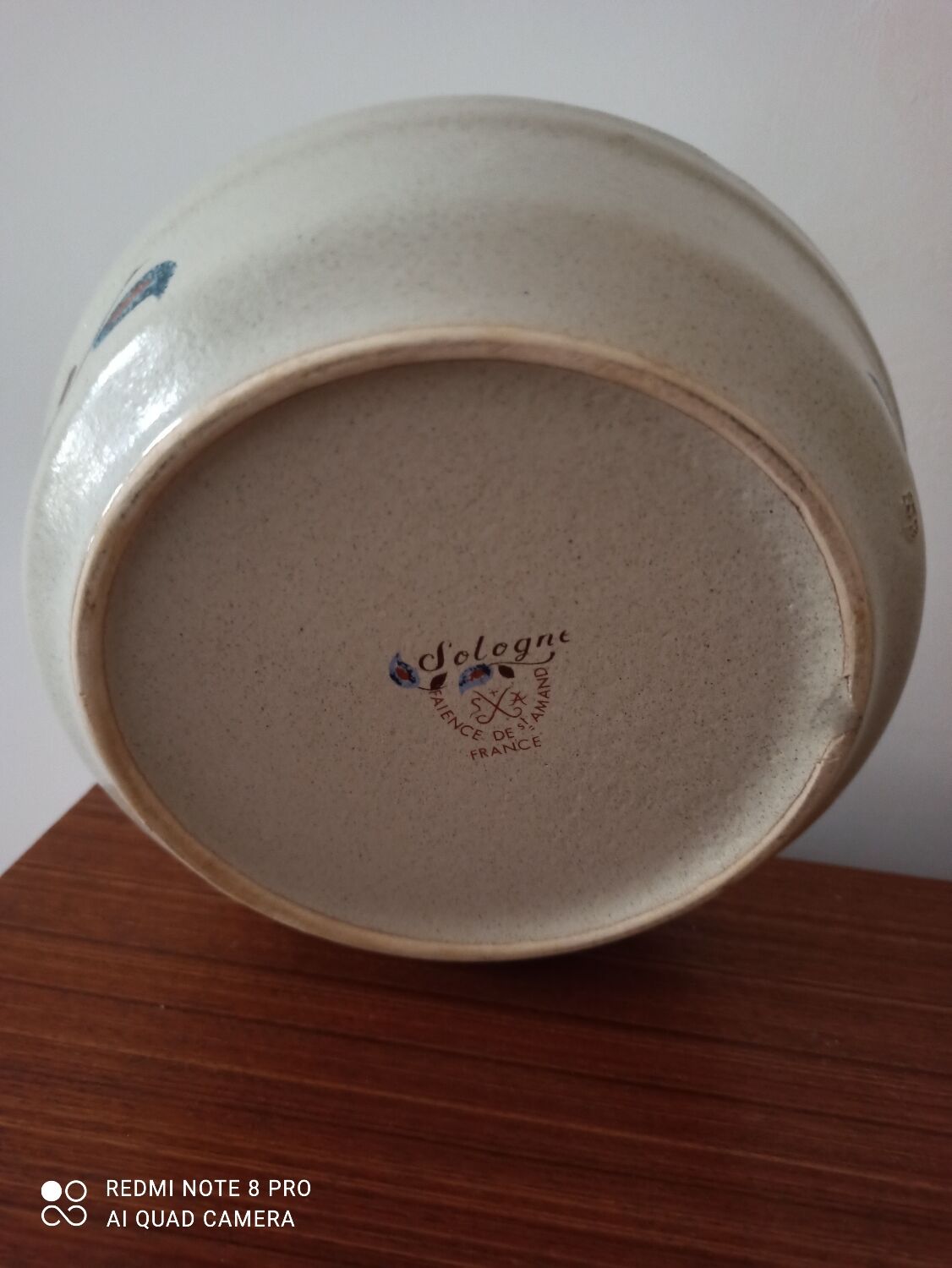 Flat earthenware bowl