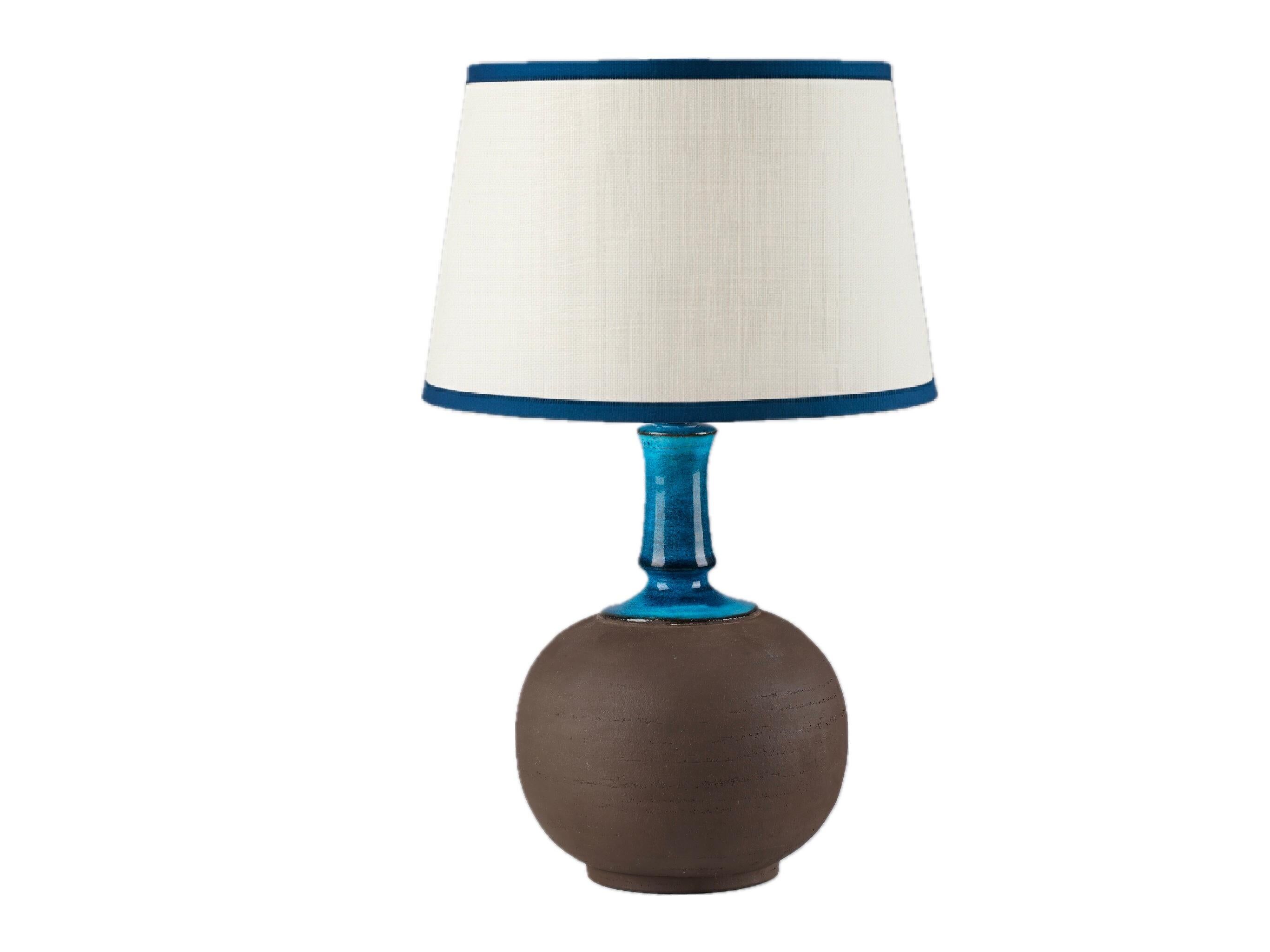 Nils Kahler table lamp in ceramic by Herman A. Kähler, Denmark, 1960 signed.