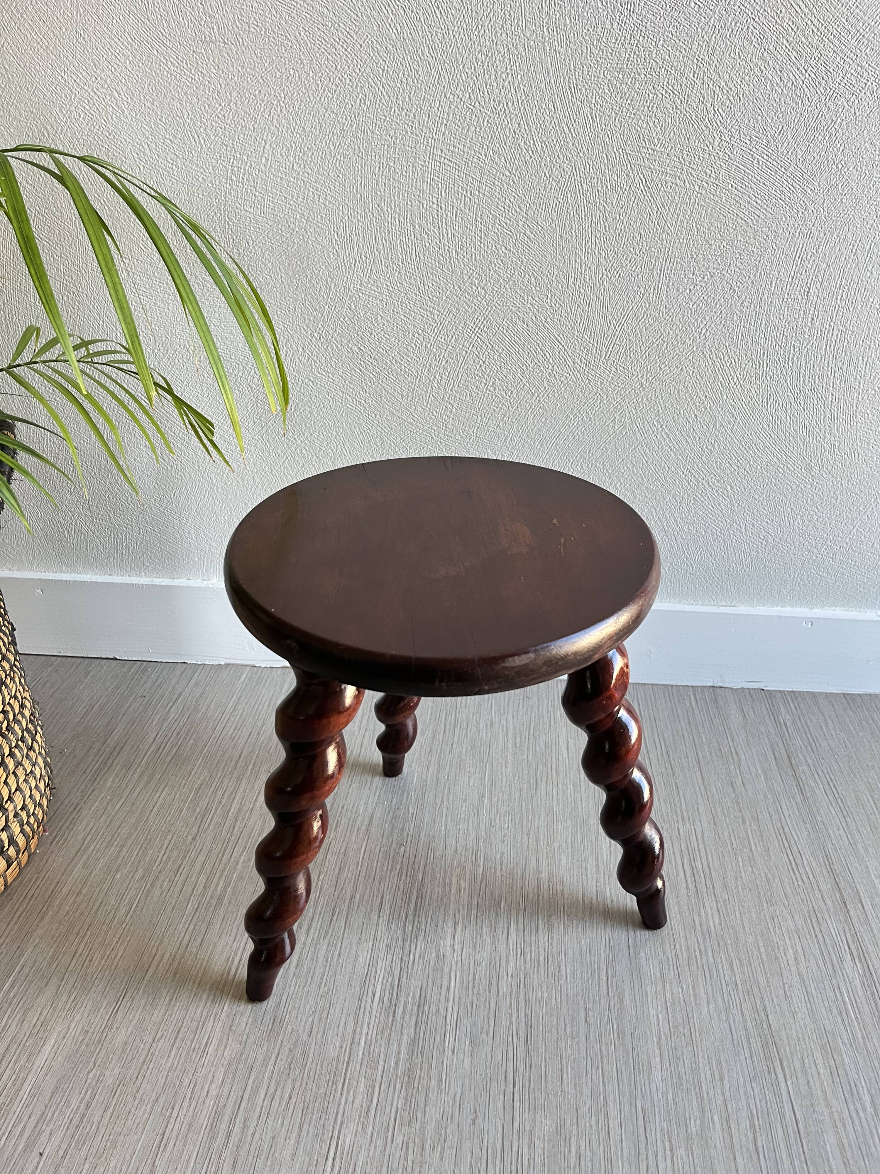 Tabouret tripode bois