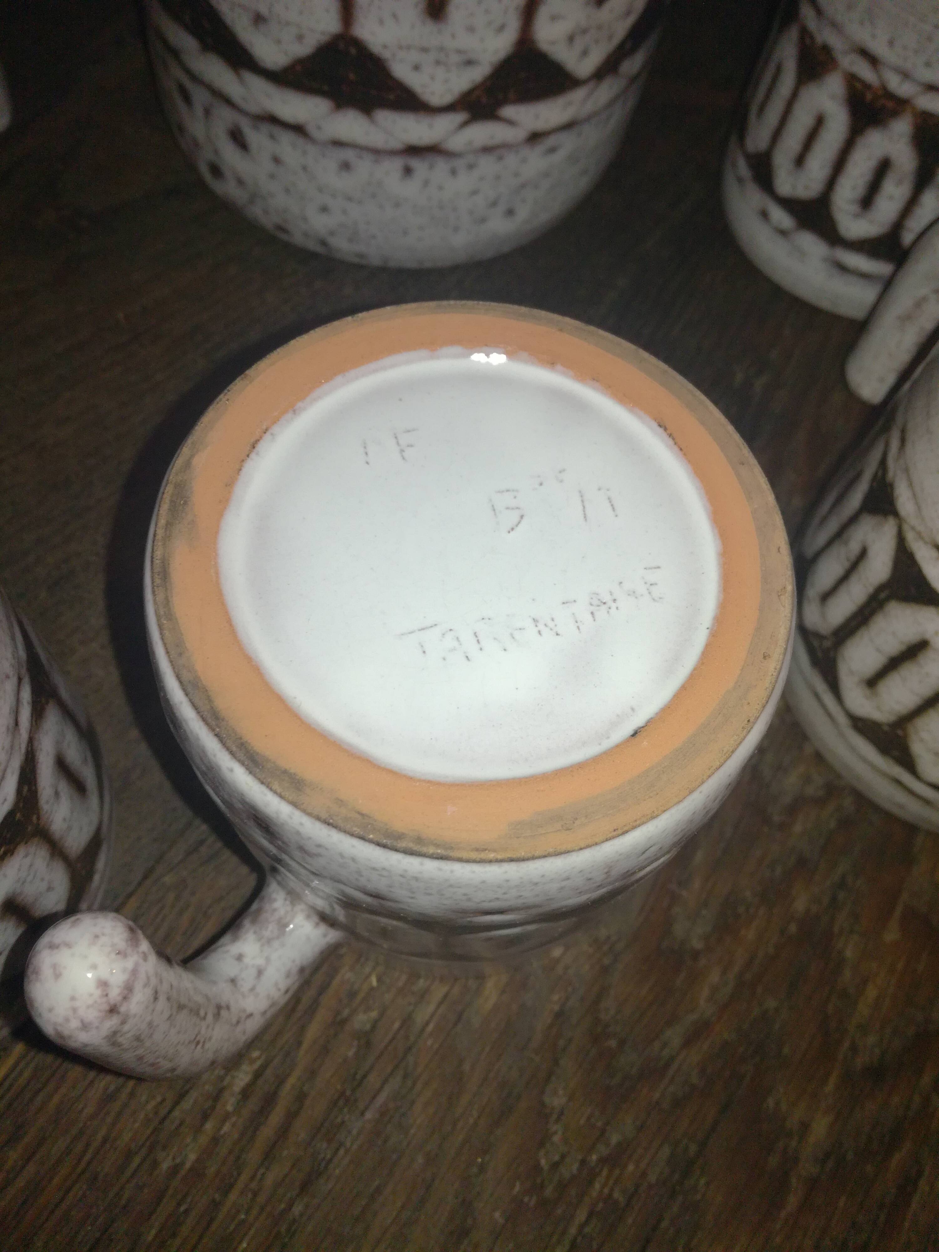 Service in sandstone