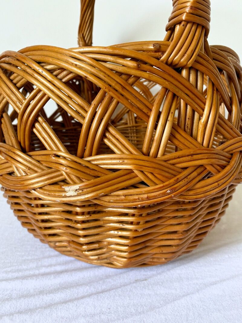 Braided wicker basket