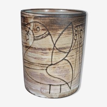 J. Pouchain 1925-2015 vase cylindrique incisé émaillé décor volatile, signé. SB