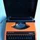 Machine à écrire Silverette orange vintage 60