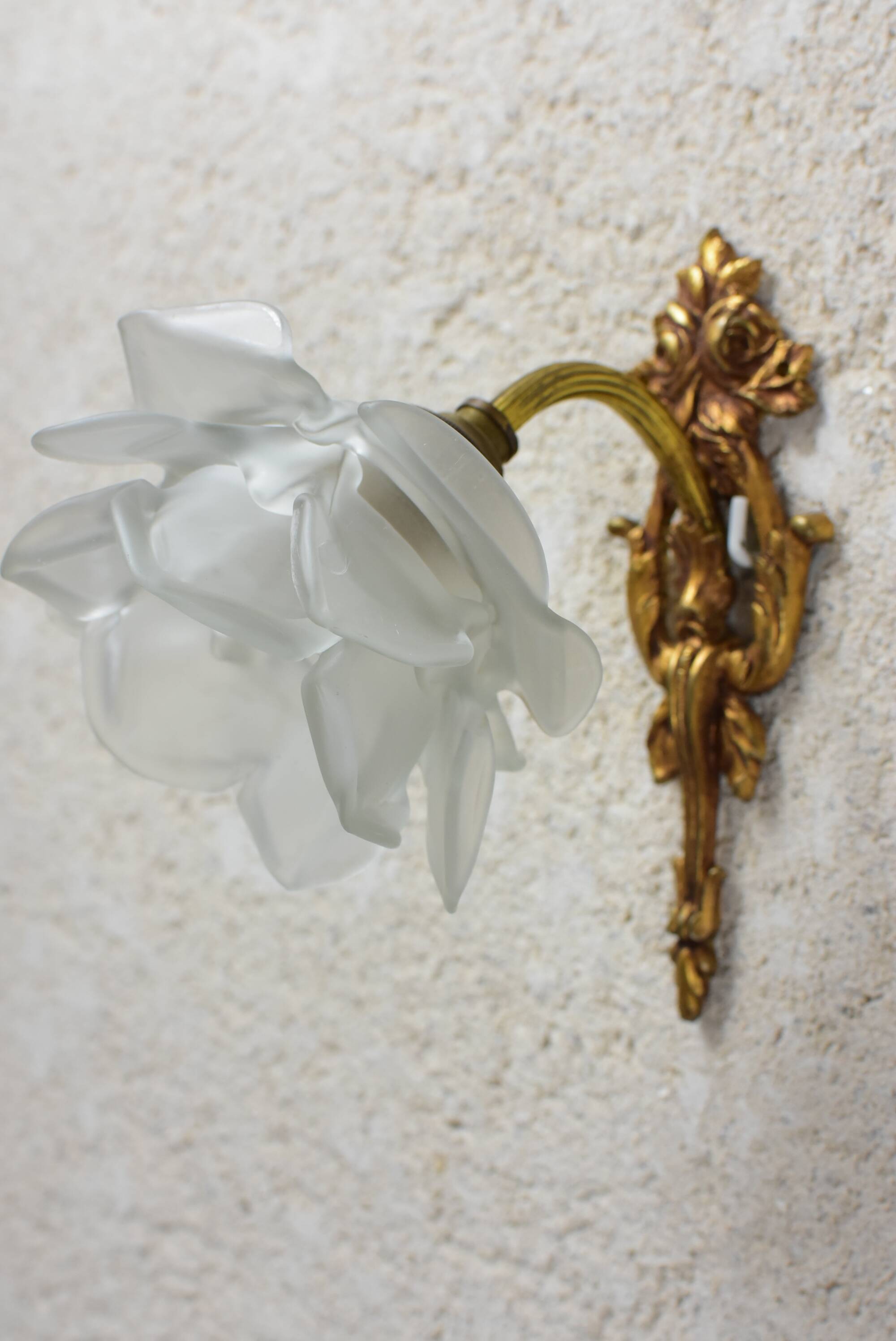 Glass paste flower applique