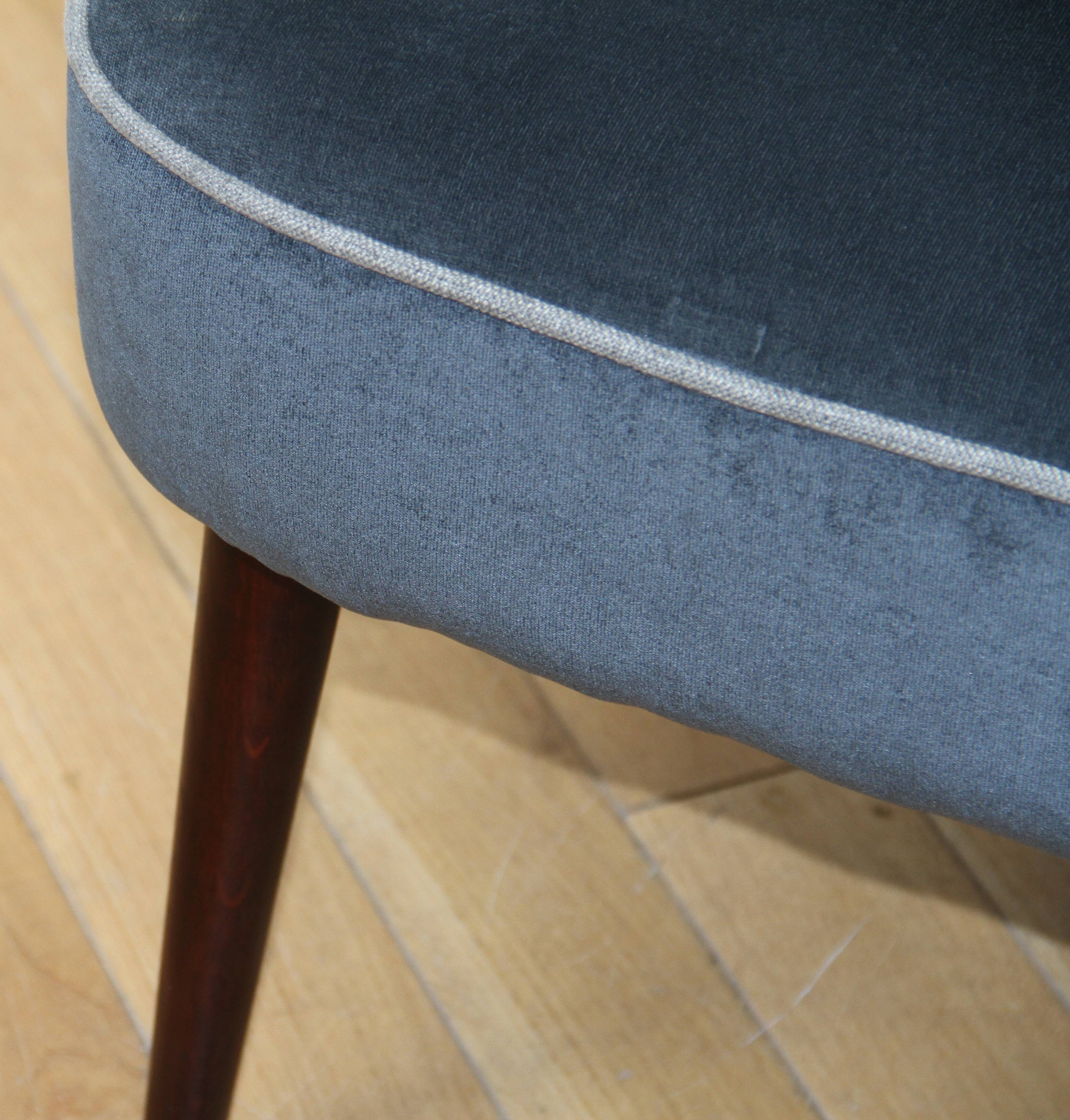 Pair of Smocker armchairs, Dutch Bone