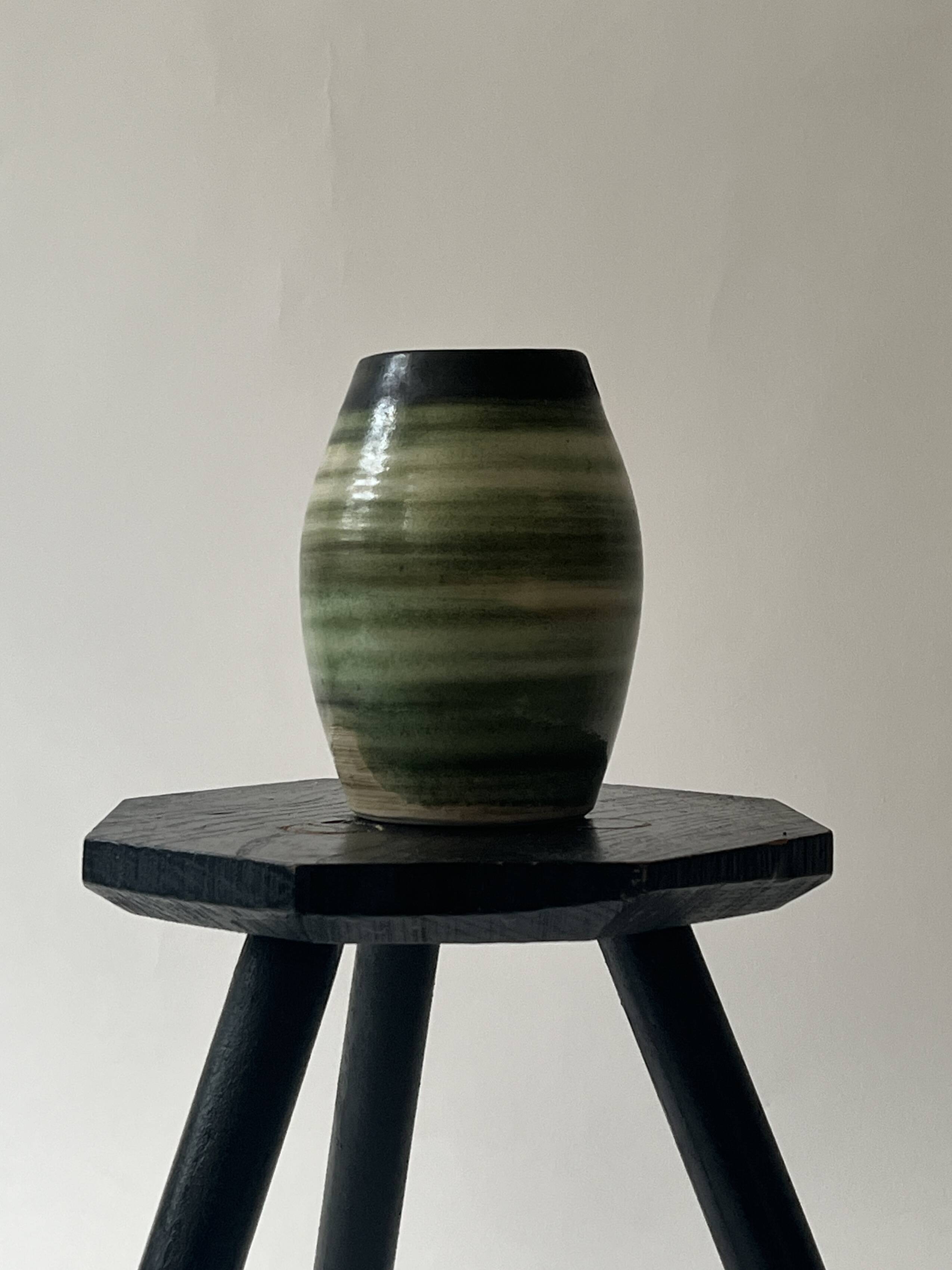 Vase in white clay with green/beige glaze - signed work