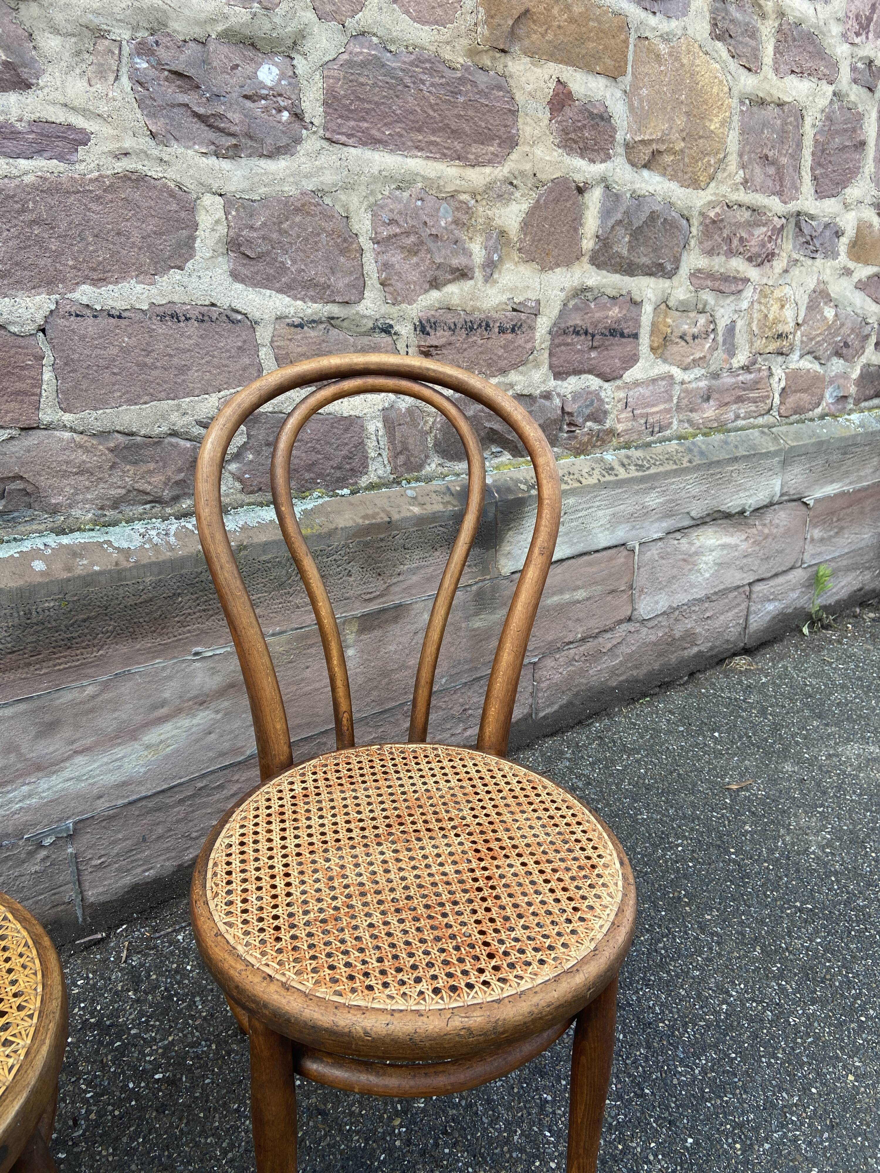 Lot of 4 chairs mismatched bistro curved wood