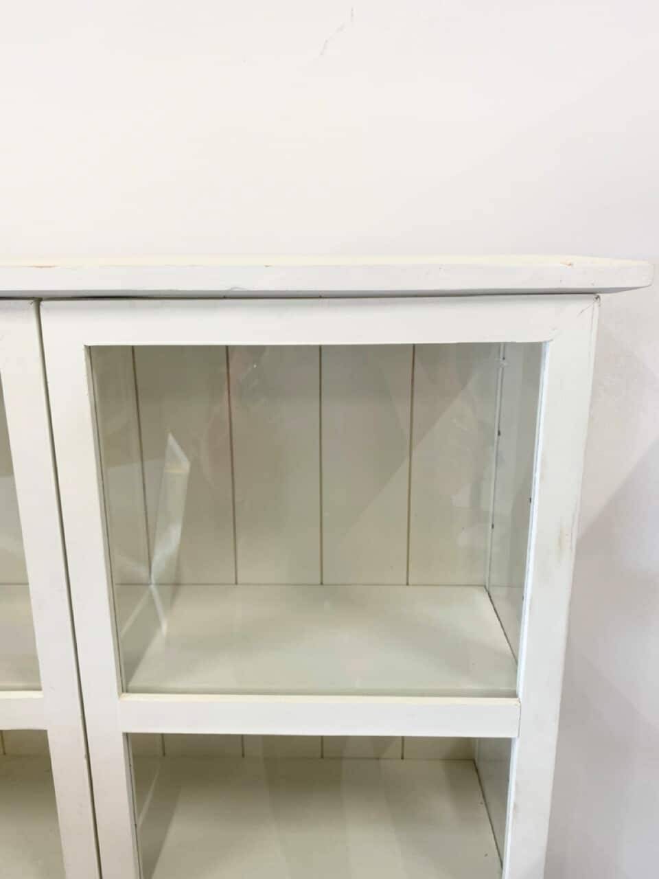 White wall display cabinet