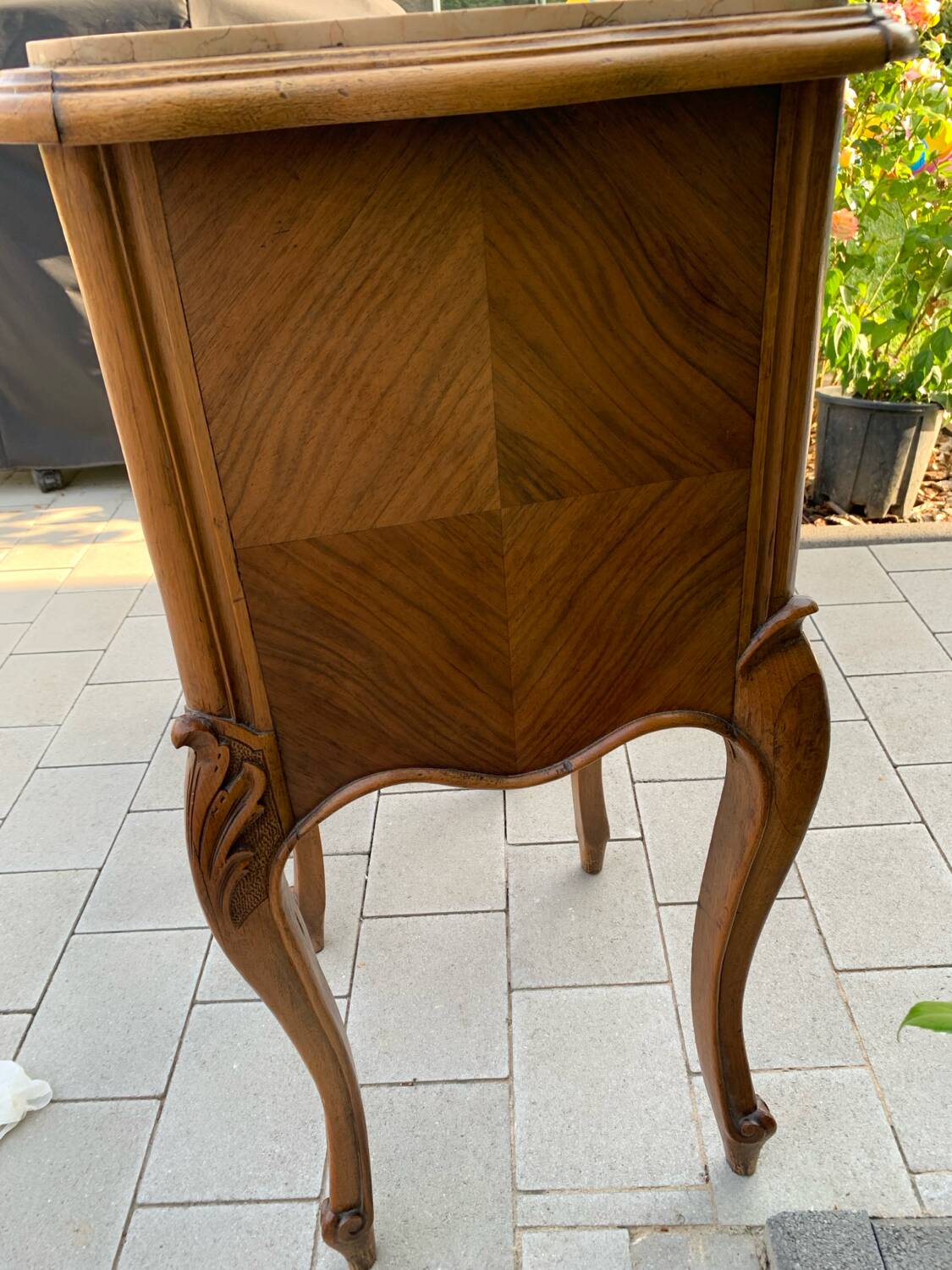 Louis XV bedside tables in beige marble