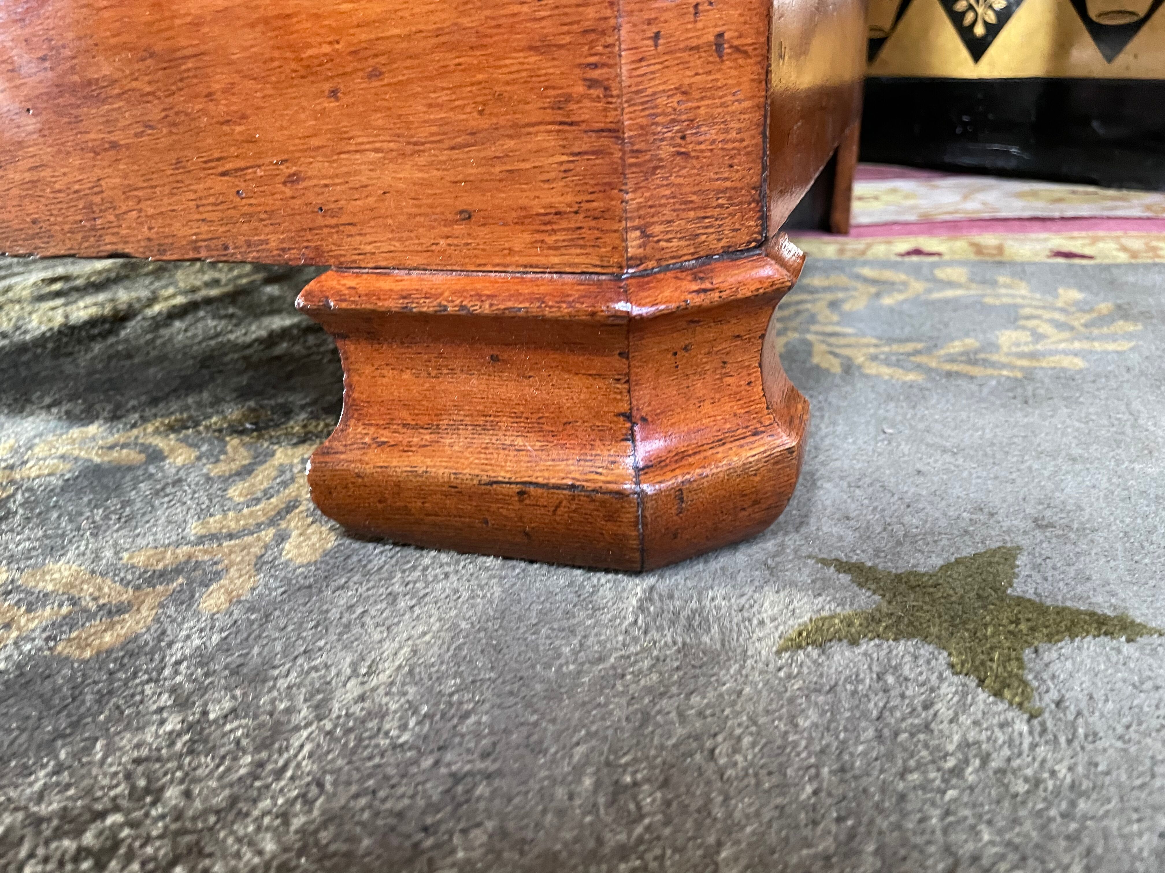 Commode Louis Philippe en Orme era