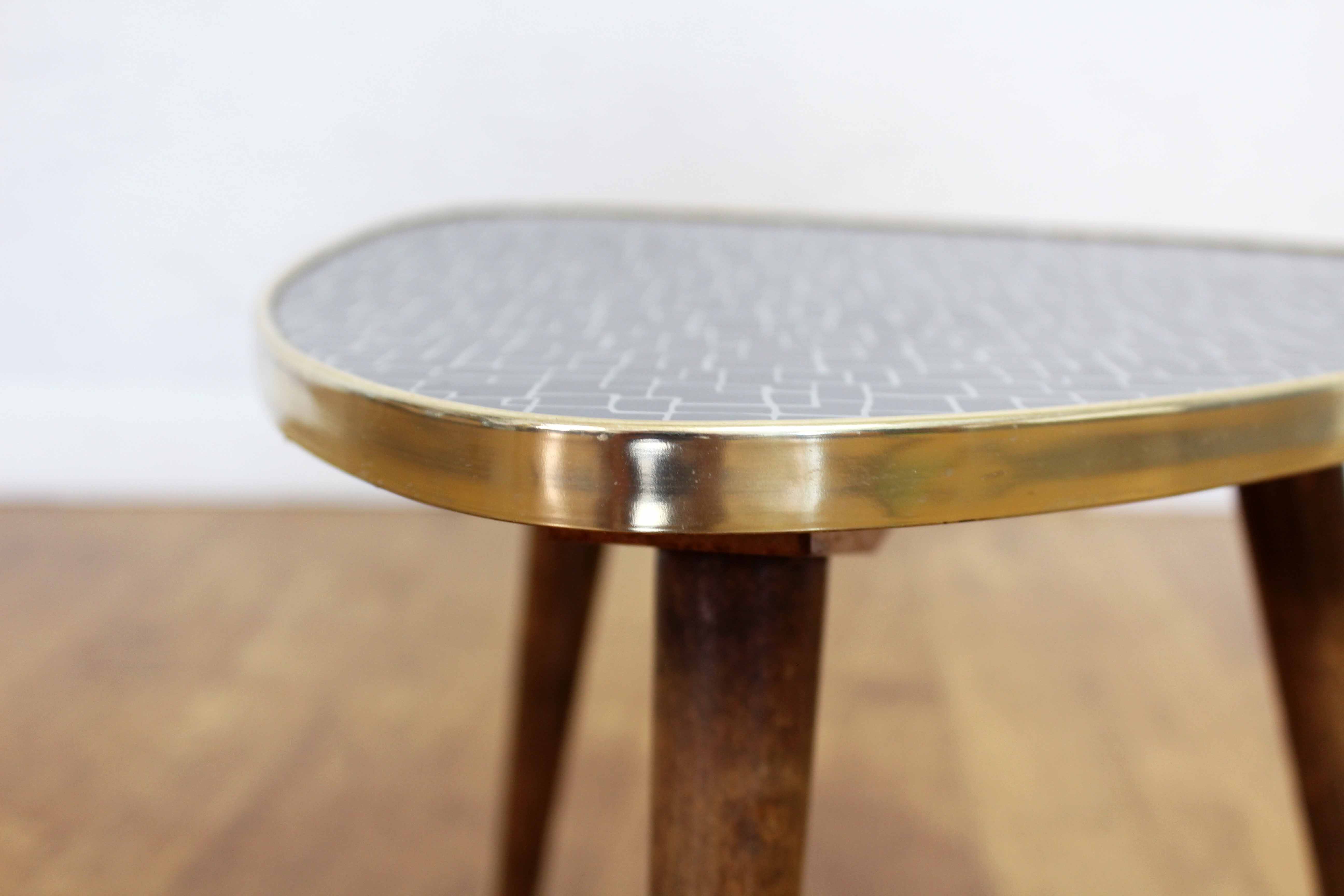 Vintage tripod pedestal table