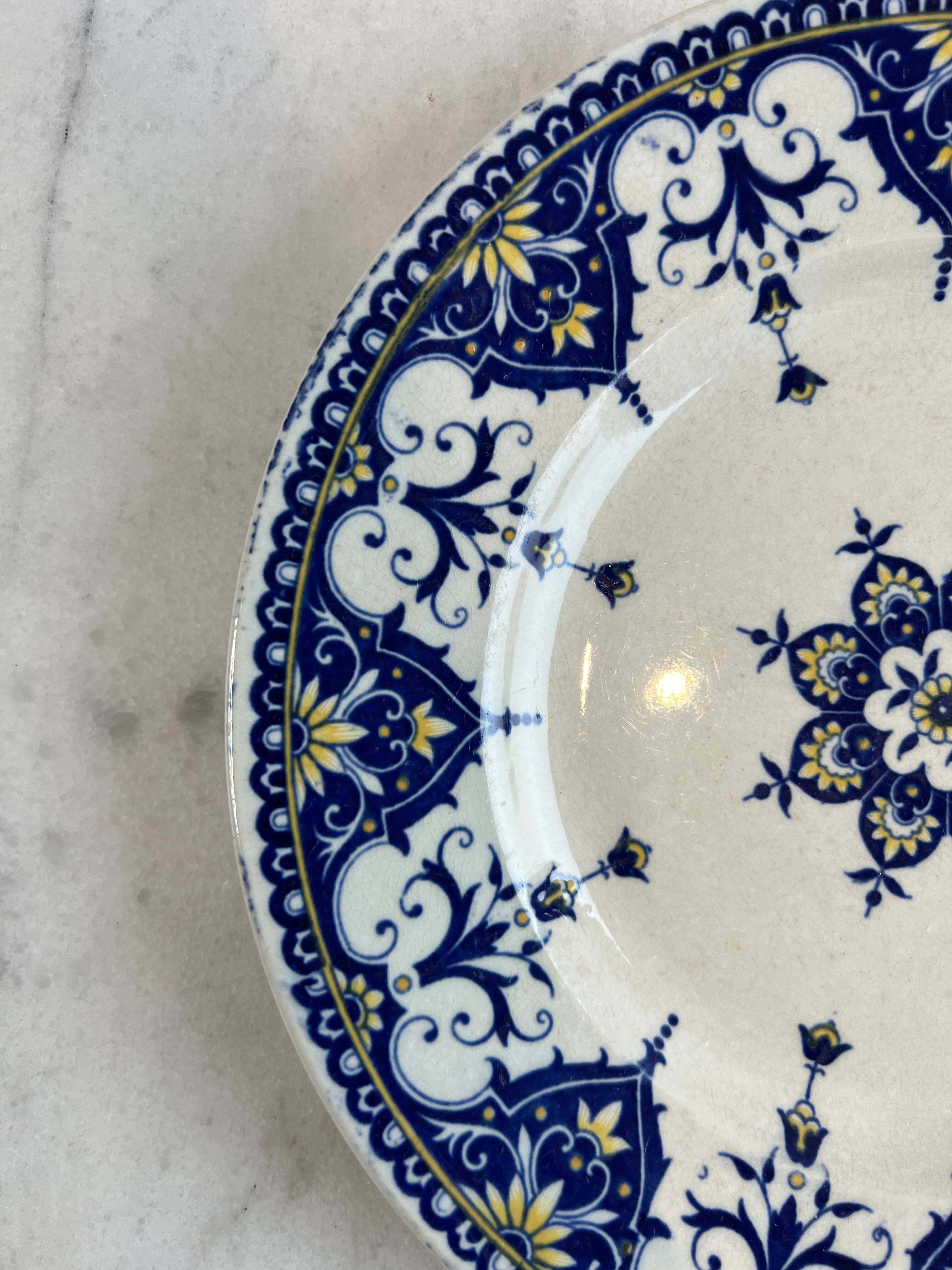 Small plate iron earth Sarreguemines Cluny