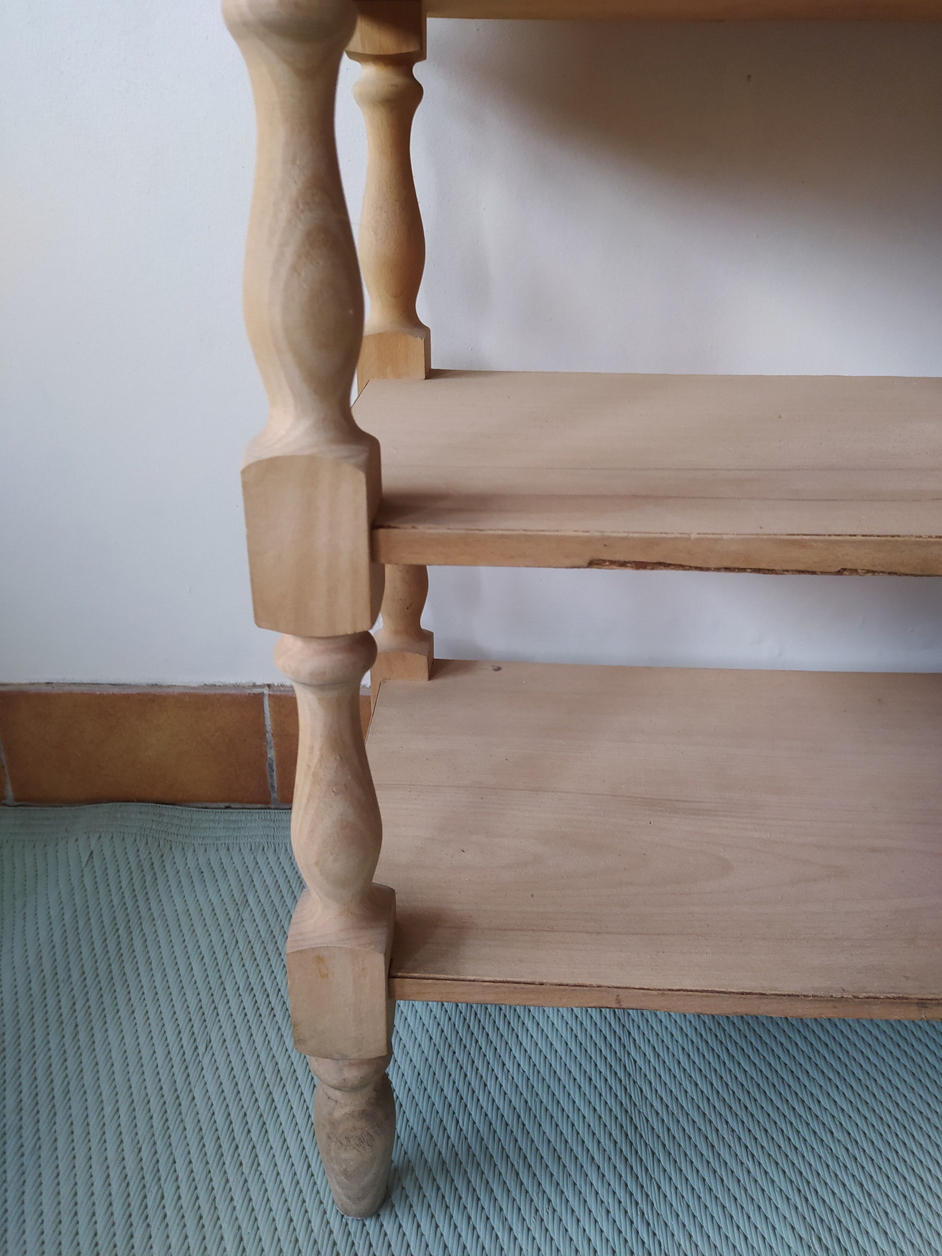 Small shabby bedside-style front furniture