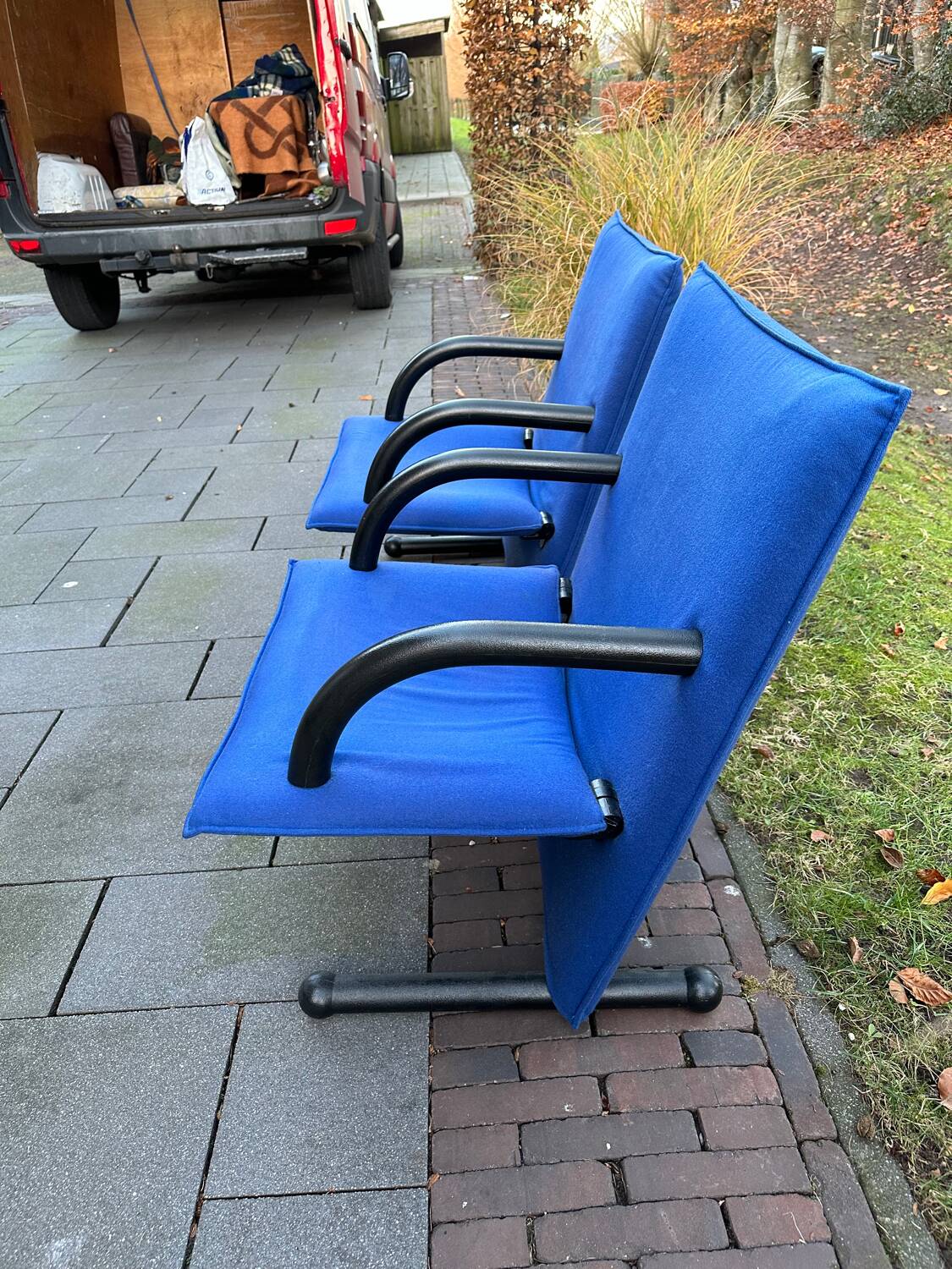 2 x Arflex T-Line sun loungers