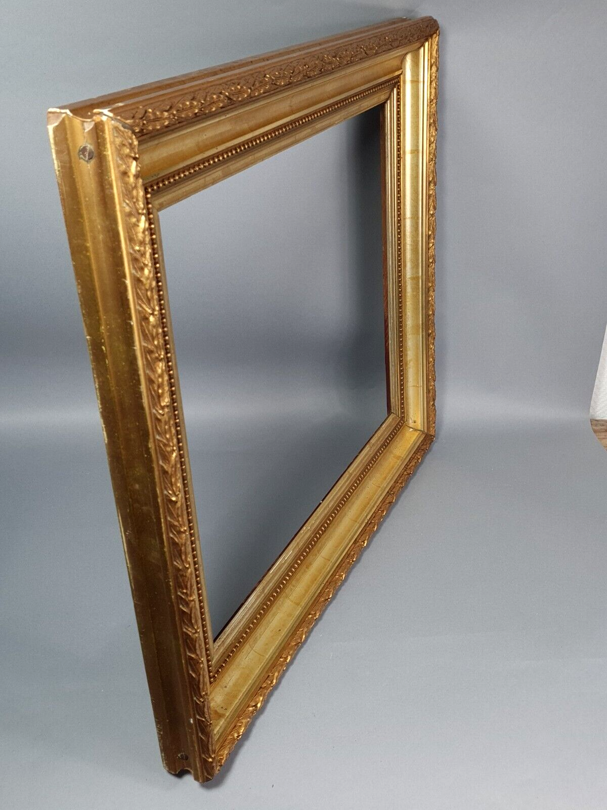 Frame nineteenth century wood stucco gilding gold leaf 70x62 cm, foliage 54x46 cm SB