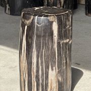 Black petrified wood side table with white and beige stripes H40 D23 - 3
