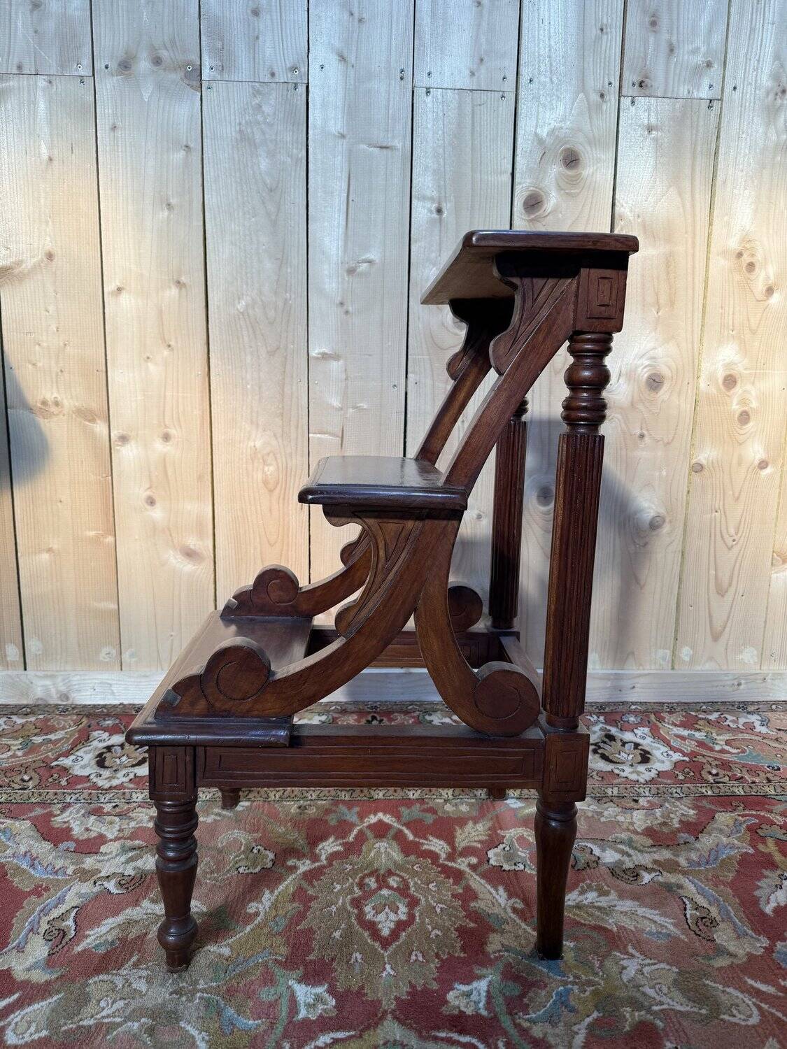 Library step ladder in English style