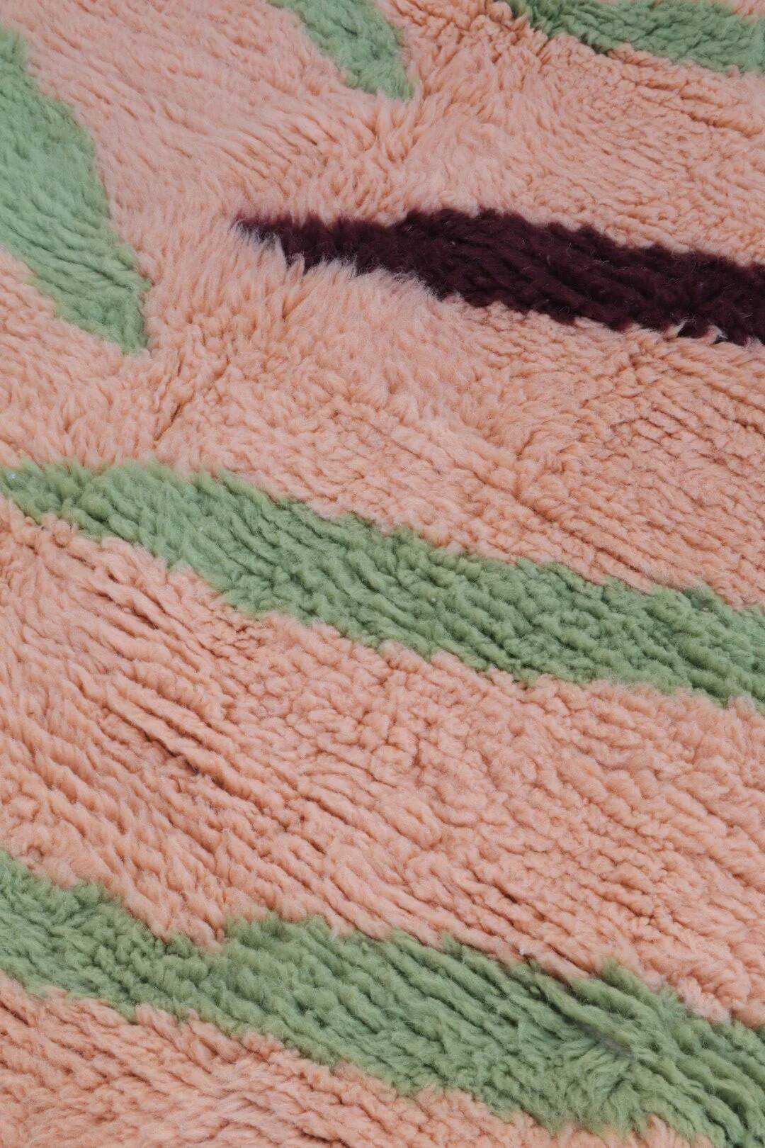 Colourful Berber rug with tiger patterns - 320 x 200 cm