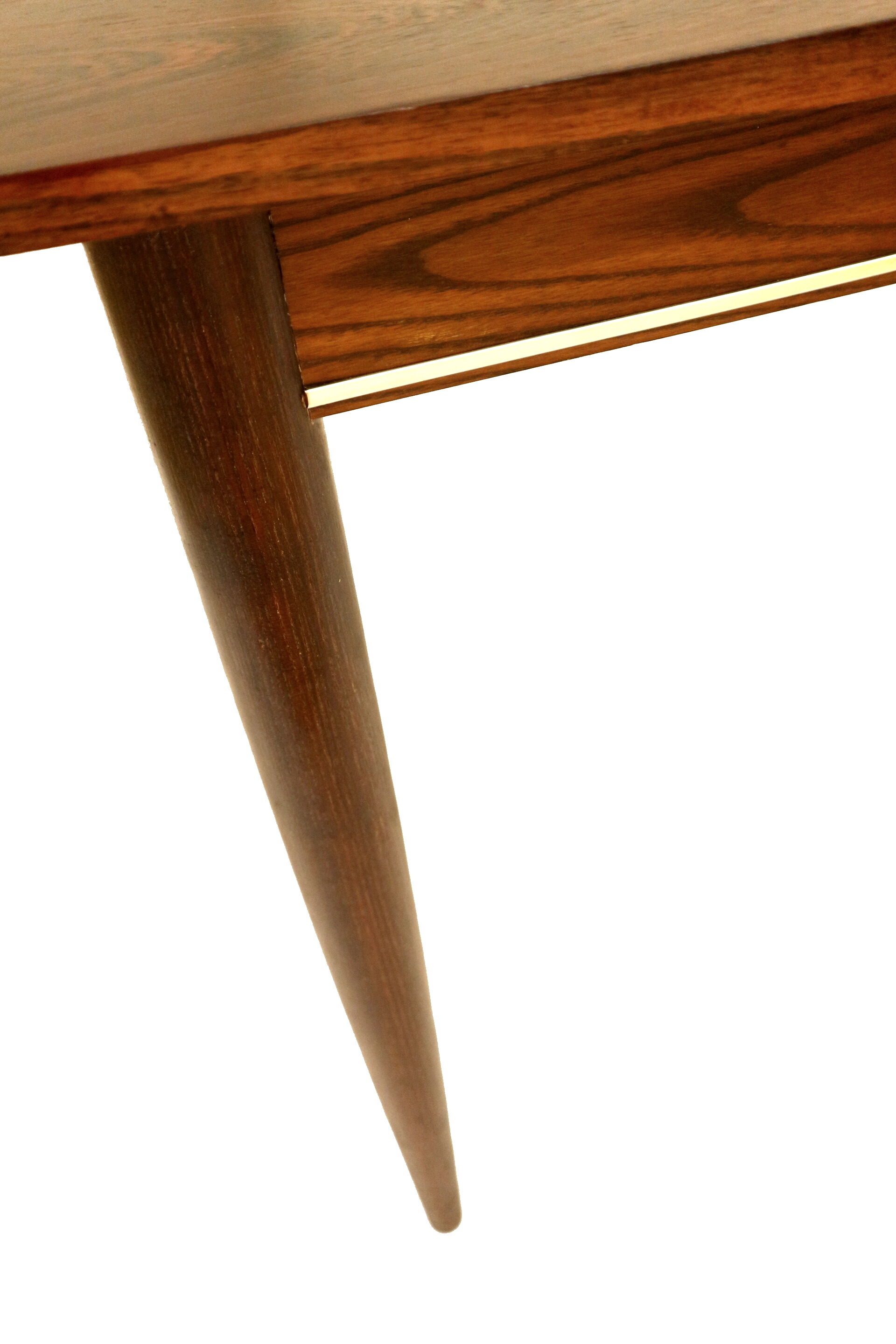 Extendable rosewood dining table made in the 1960s