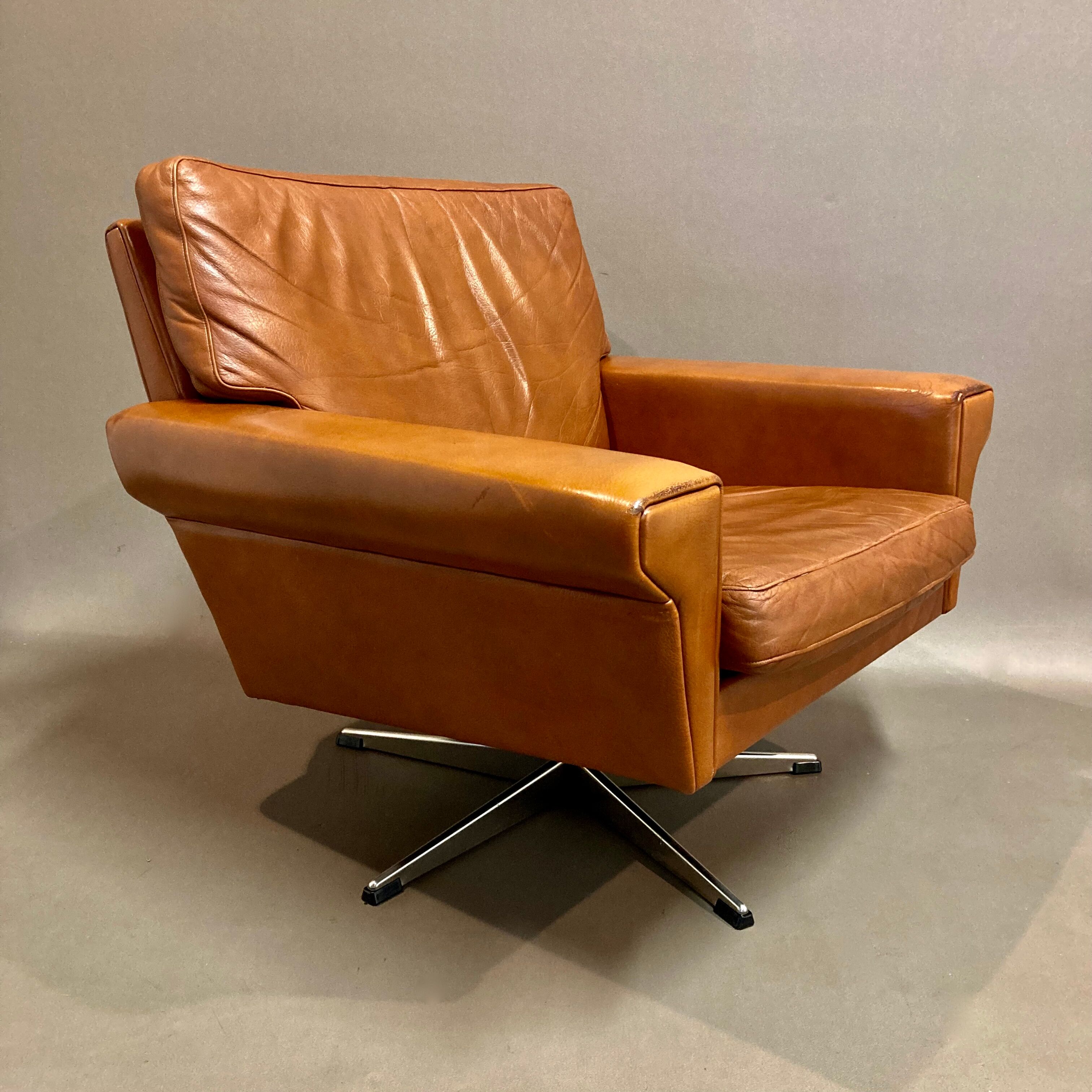 Swivel armchair leather Scandinavian design 1950.