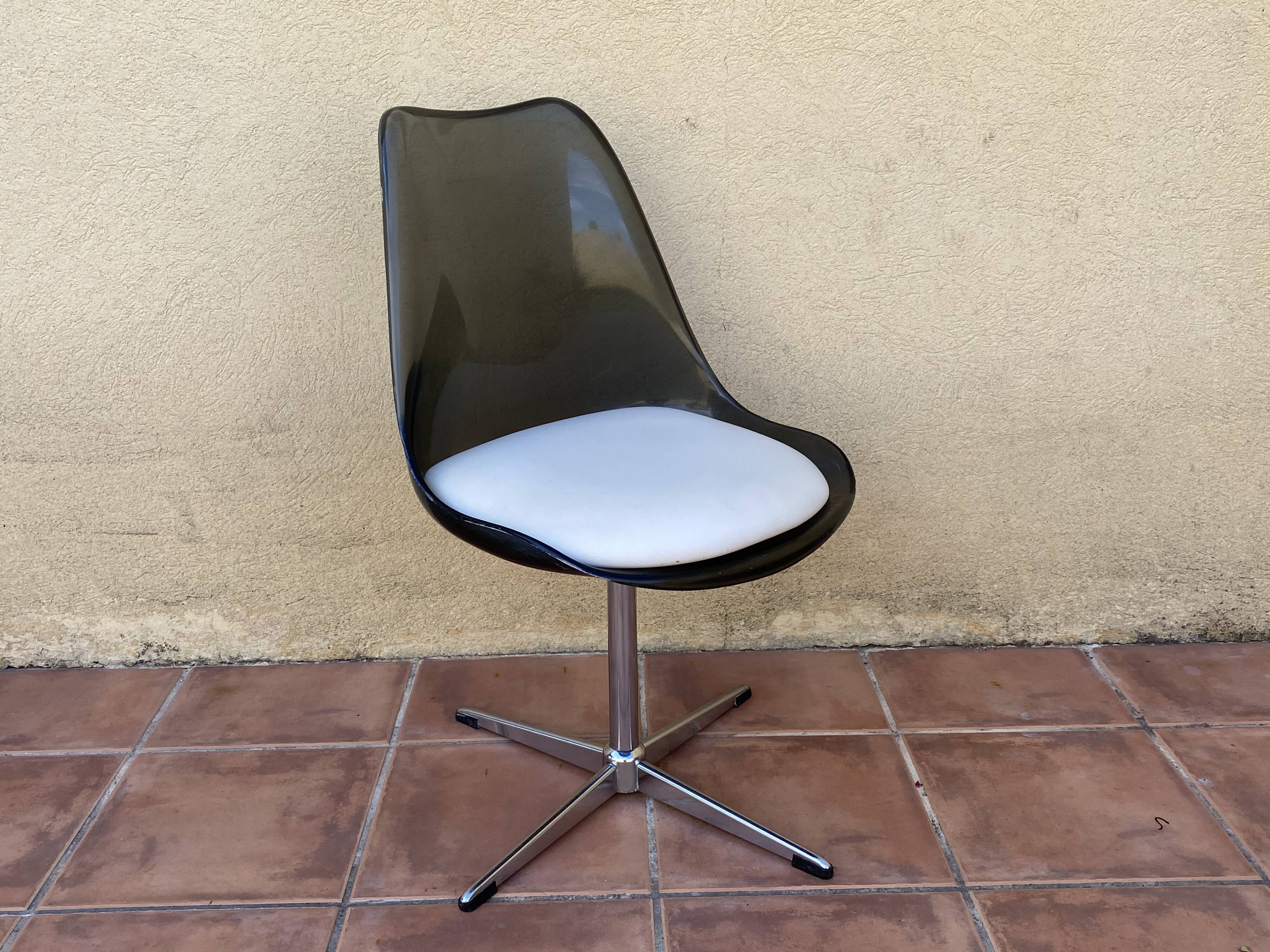 Pair of plexiglass shell and chrome steel chairs 1970.
