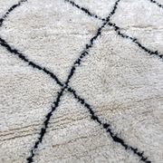 Tapis berbère marocain Beni Ouarain à losanges noirs 1,46x1m