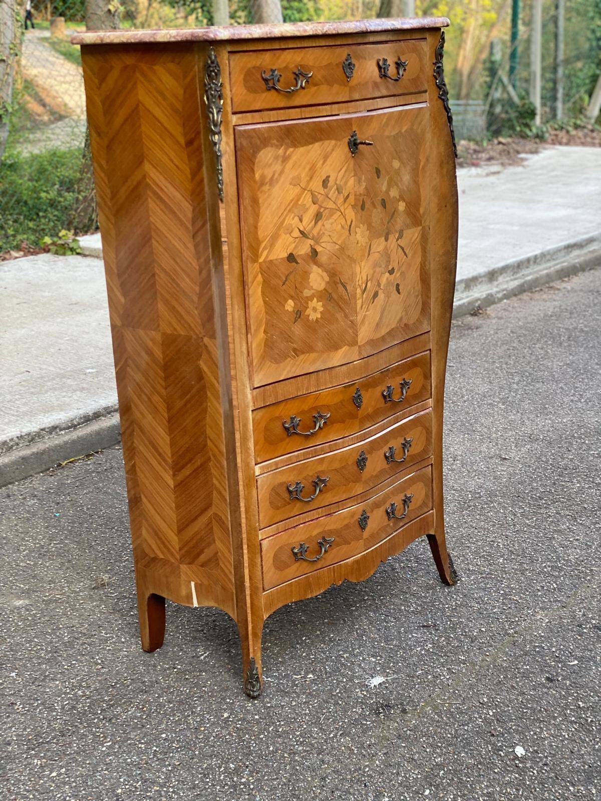 Curved secretary in Louis XV marquetry