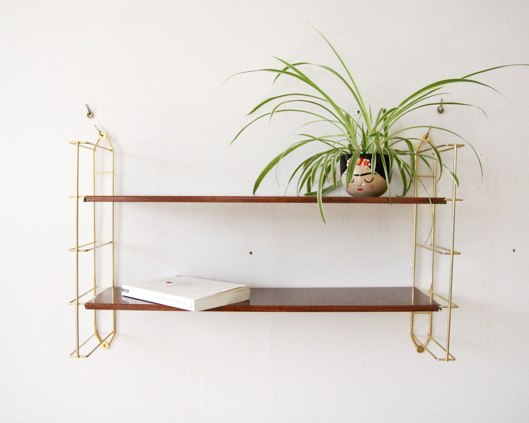 String style shelves