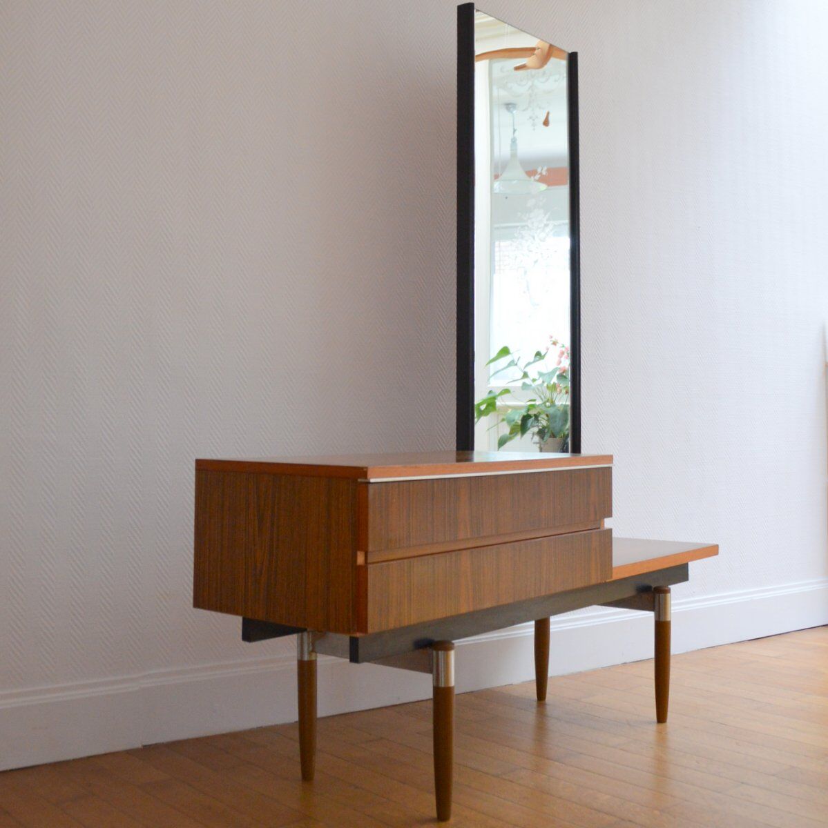 Entry furniture