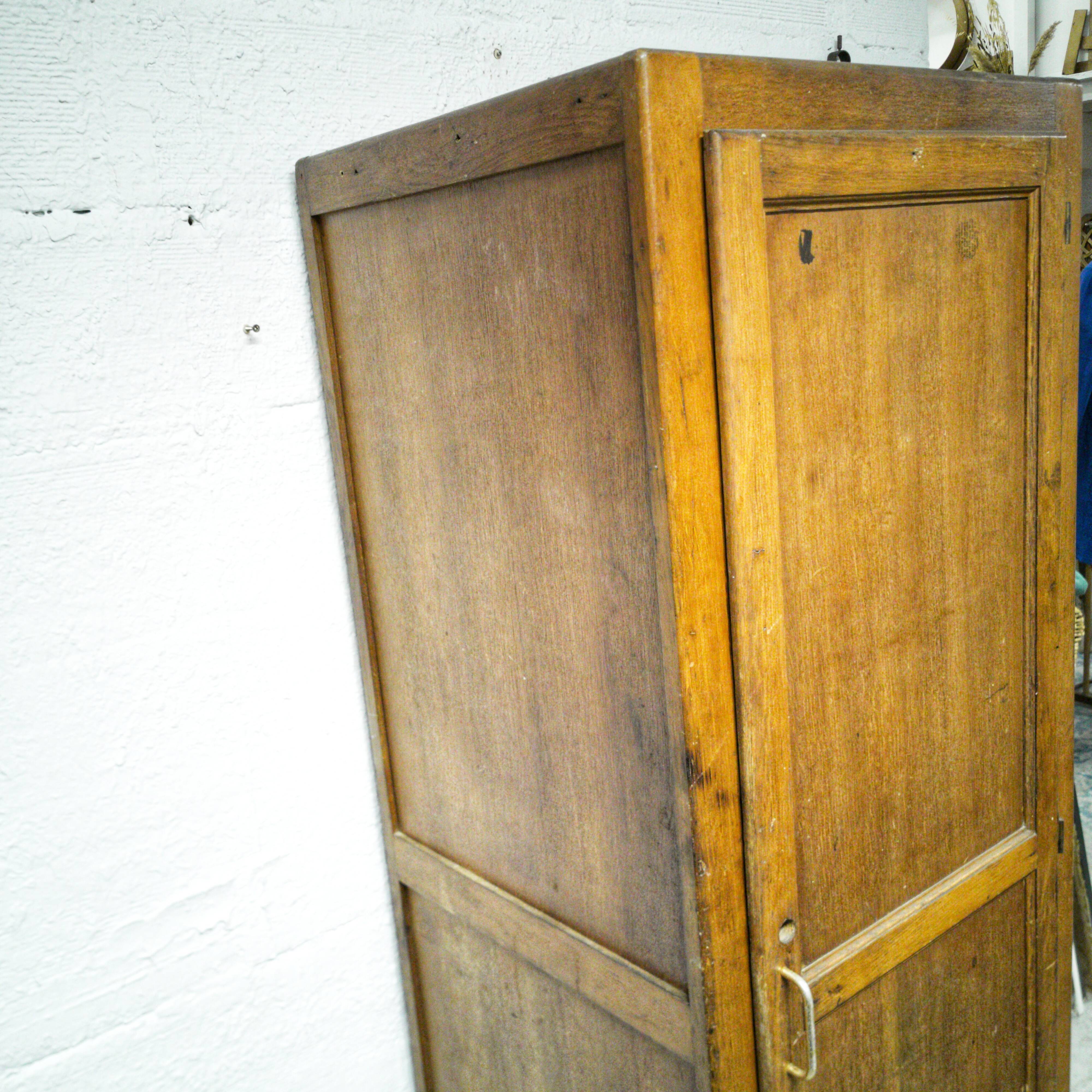 Armoire d'internat vintage