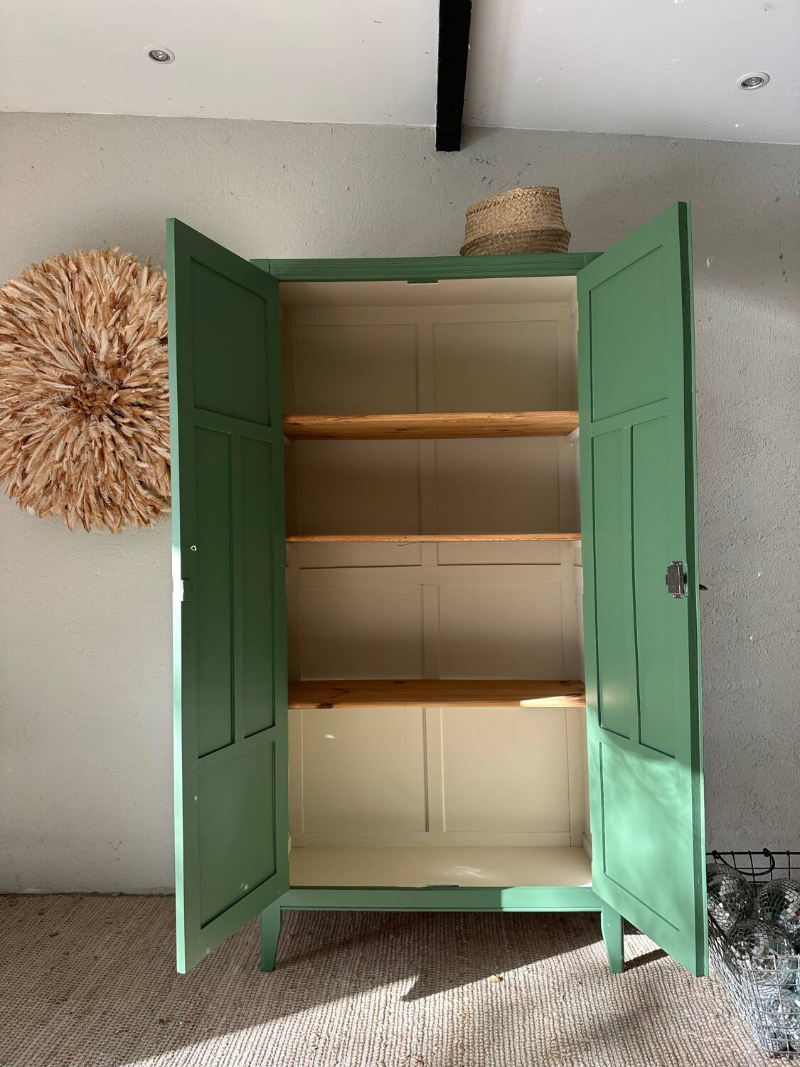 Armoire parisienne verte