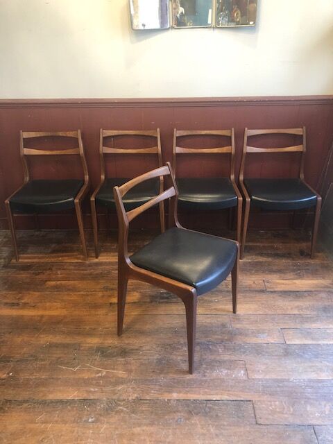 5 Scandinavian chairs